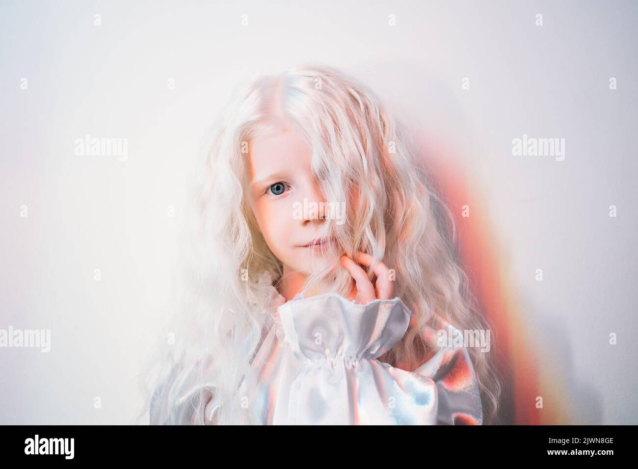 portrait de petite fille adorable blonde petite princesse Banque D'Images