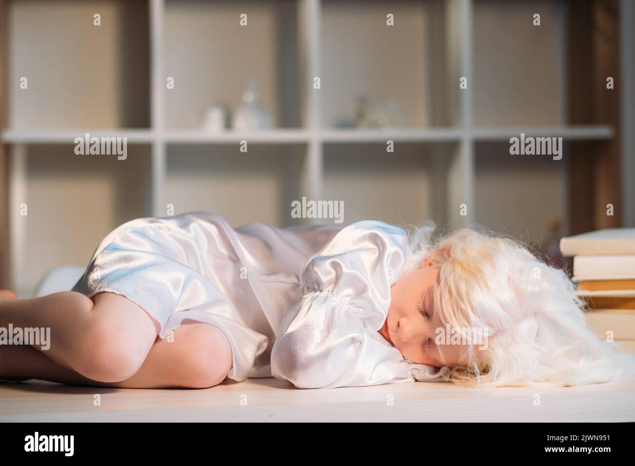 enfant endormi enfant insouciant rêve d'enfance berceuse fille Banque D'Images