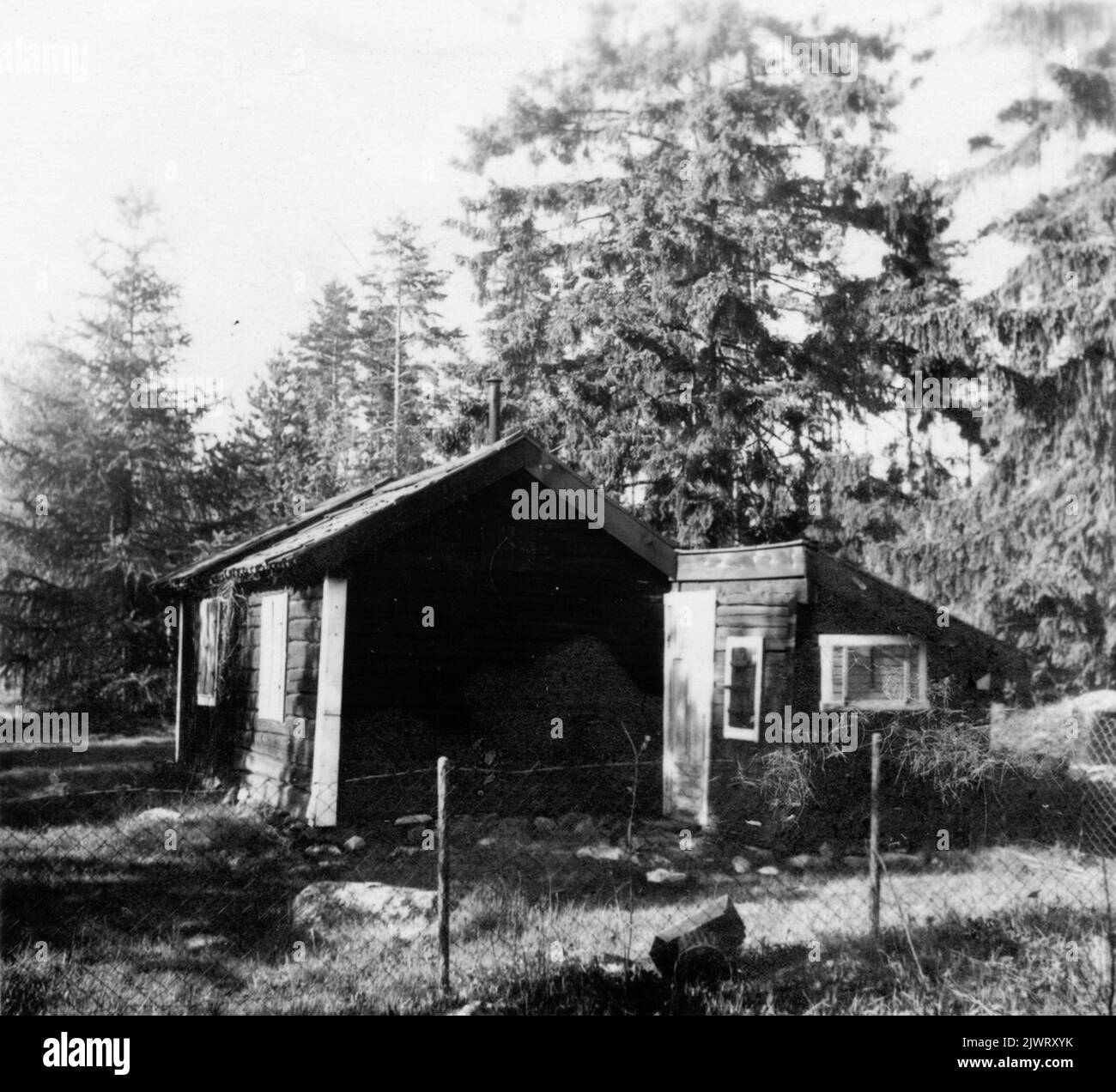 Cabane à bétail dans les limites de la ville. Le gîte du bétail de Brorsberg, Norrlandet. Fäbodstuga inom stadens gränser. Brorsbergs fäbodstuga, Norrlandet. Banque D'Images