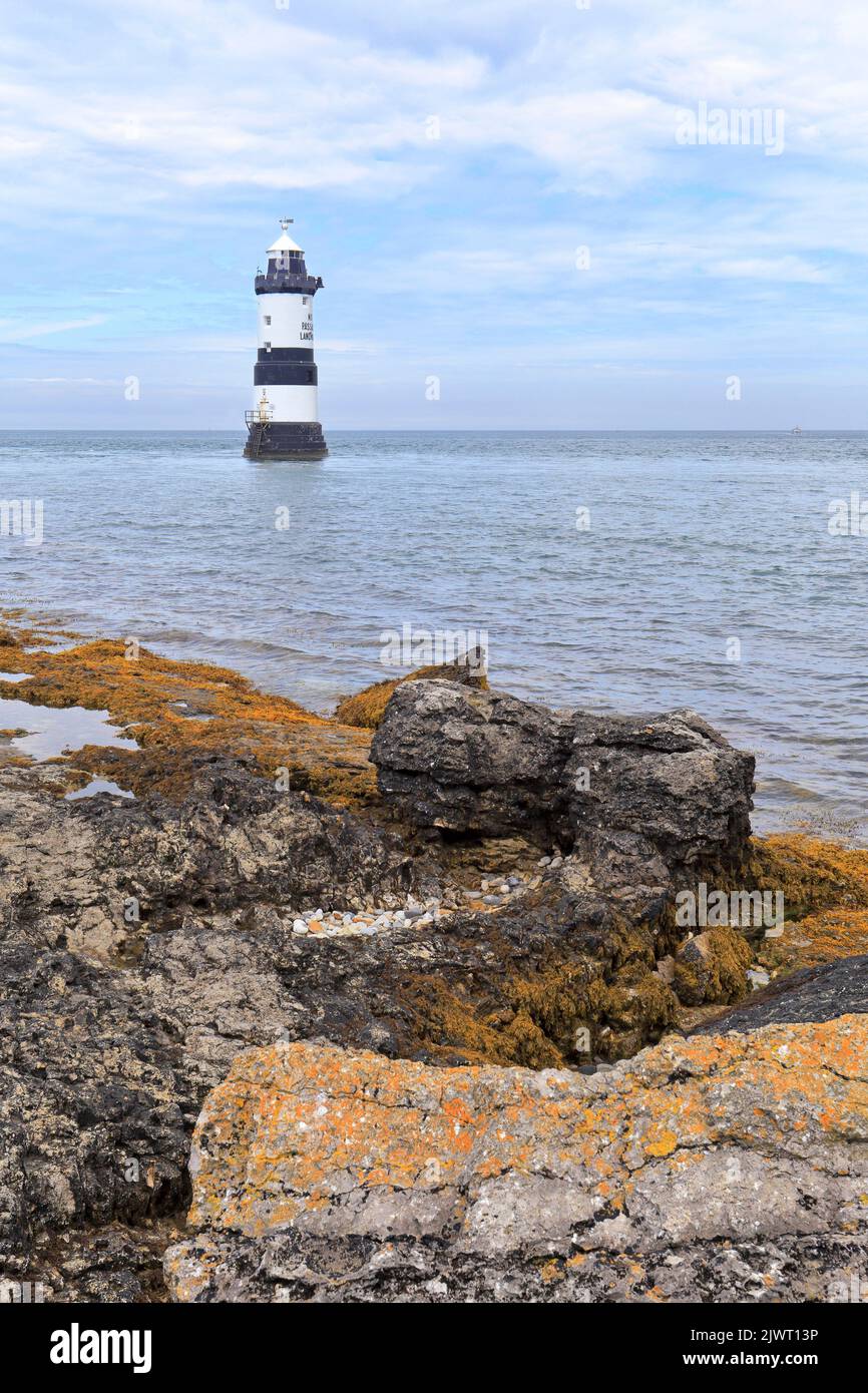 Penmon Lighthouse ou Trwyn du Lighthouse, Penmon, île d'Anglesey, Ynys mon, pays de Galles du Nord, ROYAUME-UNI. Banque D'Images