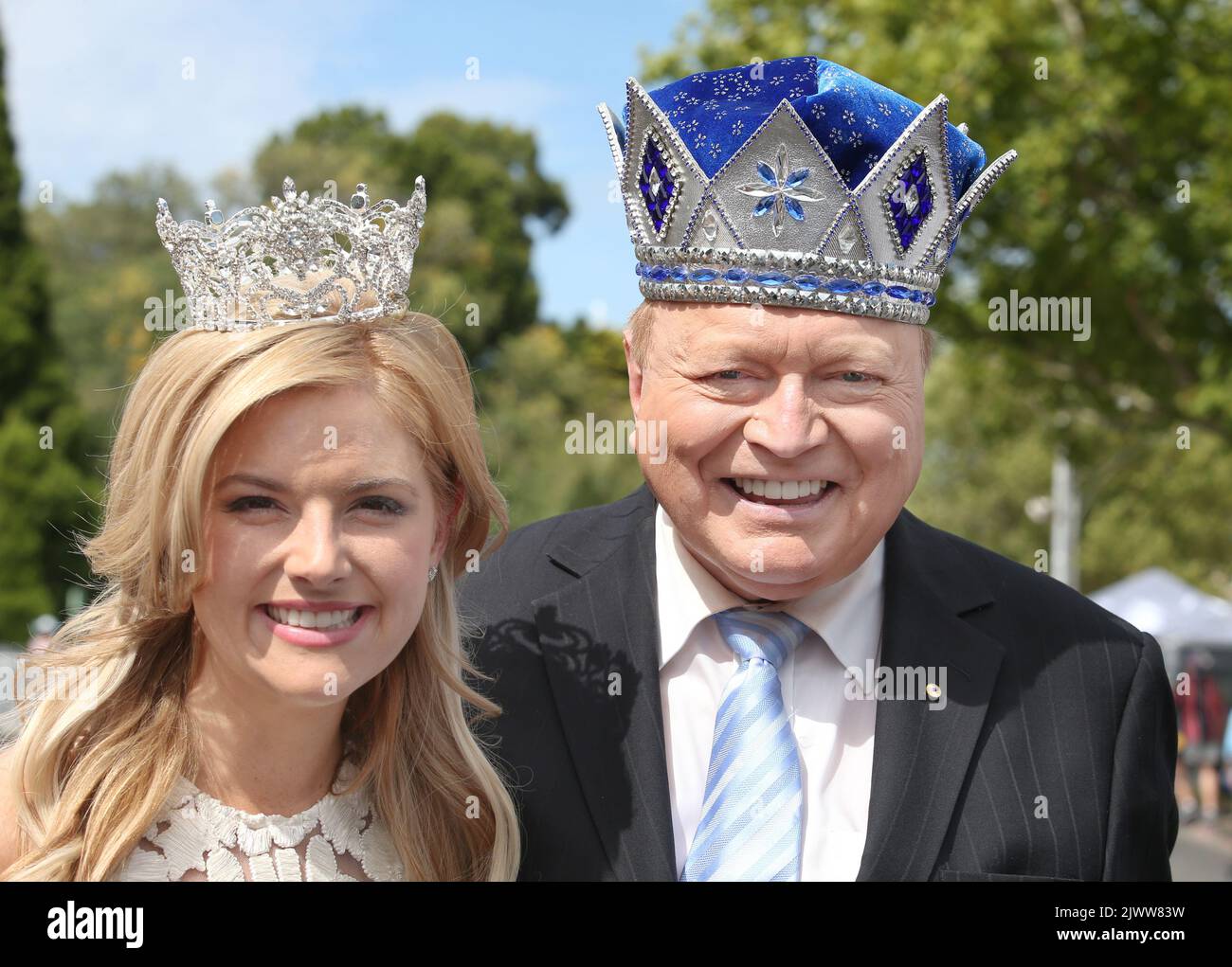 Lucy Durack et Bert Newton cette année Roi et Reine de Moomba dans le défilé annuel de Moomba à Melbourne qui fait partie du festival de Moomba lundi, 10 mars 2014. Le Moomba Festival fête ses 60th ans à Melbourne. (AAP image/David Croling) Banque D'Images