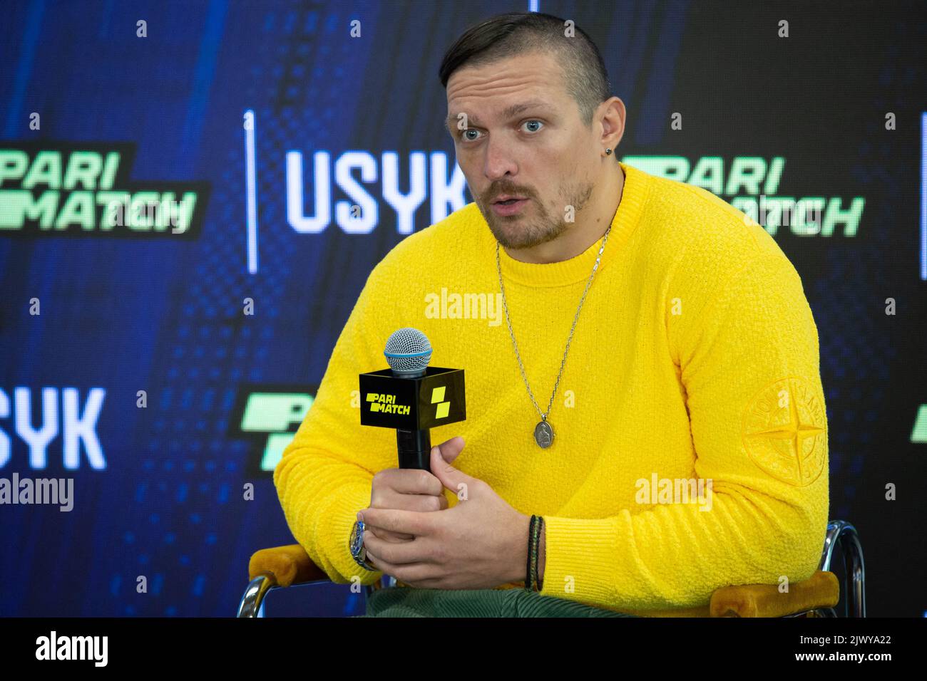 Kiev, Ukraine. 2nd septembre 2022. Oleksandr Usyk, champion unifié du monde de la boxe poids lourd en Ukraine, assiste à une conférence de presse à Kiev. (Credit image: © Oleksii Chumachenko/SOPA Images via ZUMA Press Wire) Banque D'Images