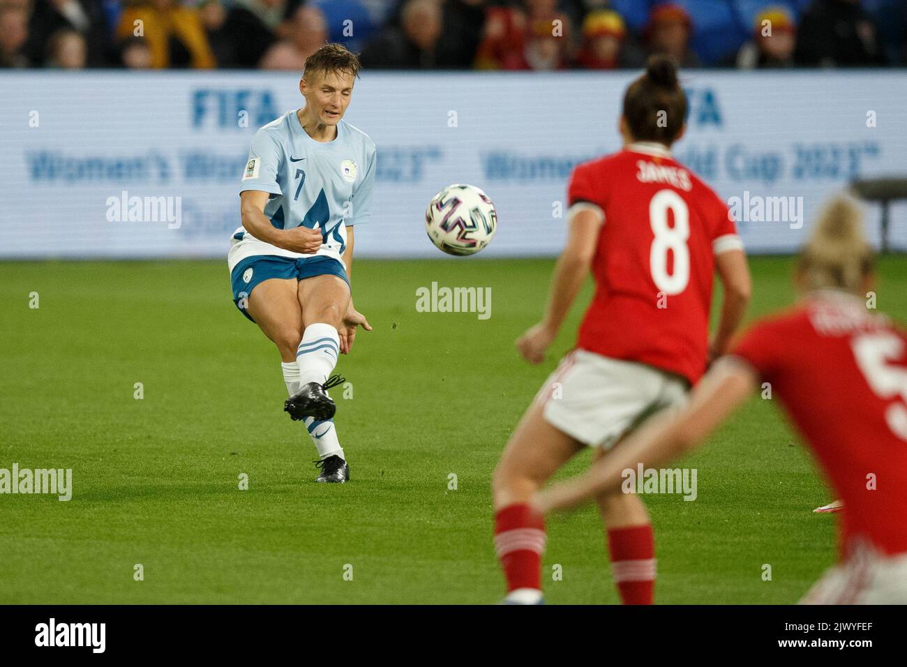 Cardiff, Royaume-Uni. 6th septembre 2022. Kristina Erman de Slovénie pendant le match de qualification de la coupe du monde des femmes du pays de Galles contre la Slovénie. Crédit : Gruffydd Thomas/Alay Live News Banque D'Images
