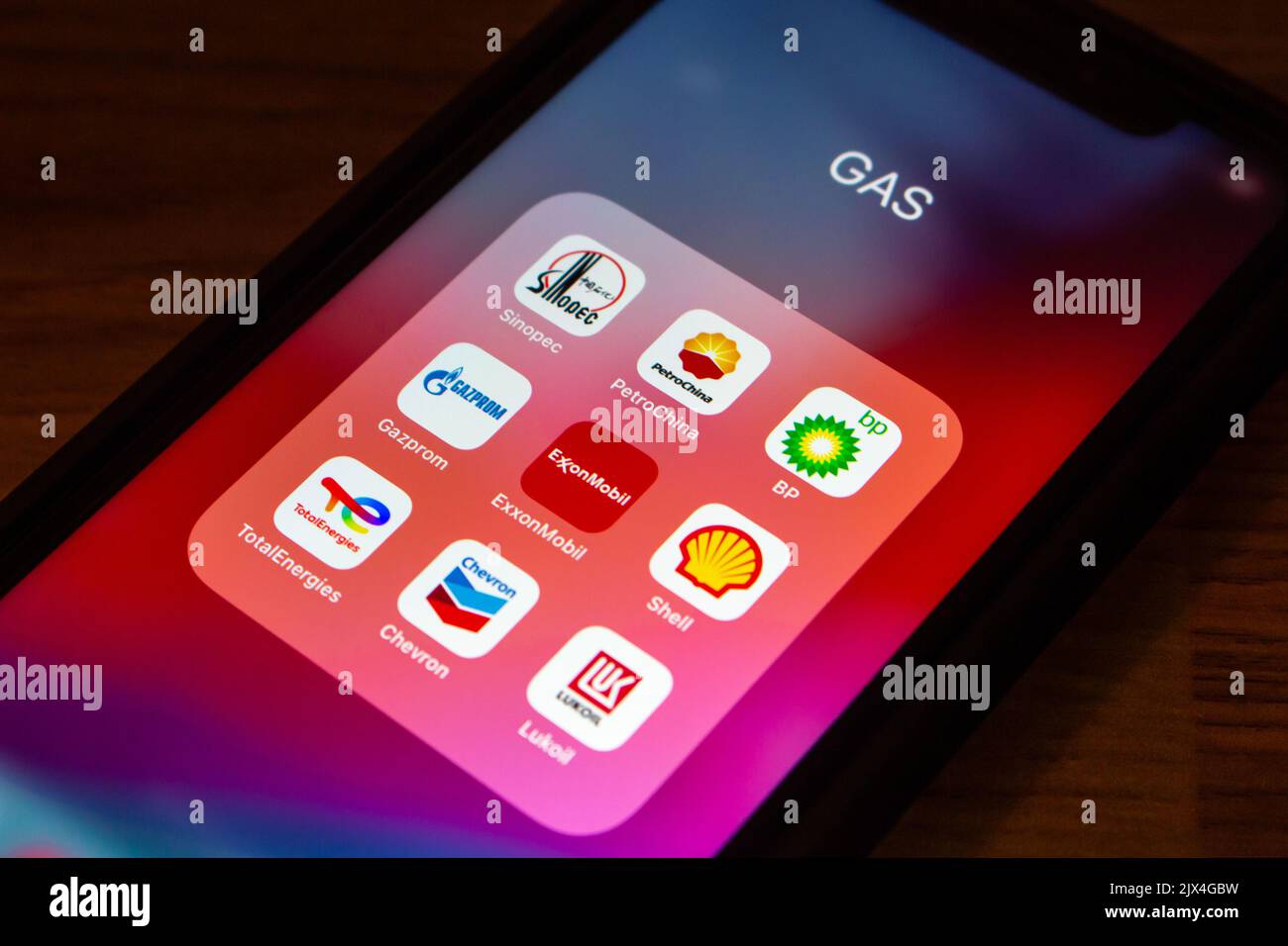 Icônes populaires de la compagnie de gaz sur iPhone. Sinopec, PetroChina, BP plc, Gazprom, ExxonMobil, Shell plc, TotalEnergies, Chevron Corporation et Lukoil. Banque D'Images