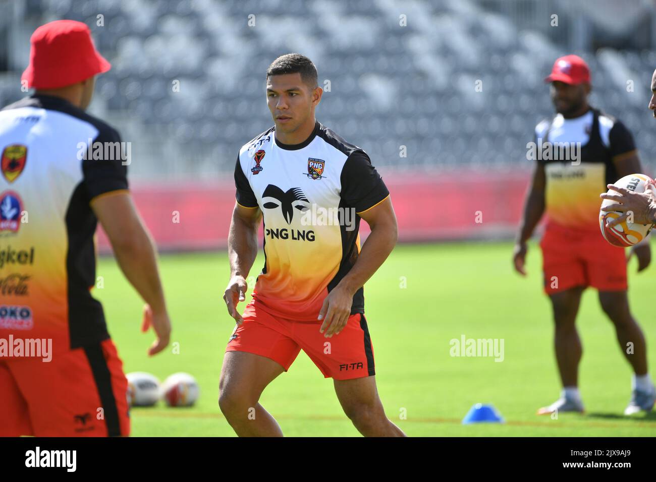 Capitaine David Mead pendant la course du capitaine des Kumuls de Papouasie-Nouvelle-Guinée, avant leur match de la coupe du monde de rugby (RLWC) avec le pays de Galles au stade national de football de Port Moresby, en Nouvelle-Guinée, vendredi, 27 octobre 2017. (Image AAP/Mick Tsikas) Banque D'Images