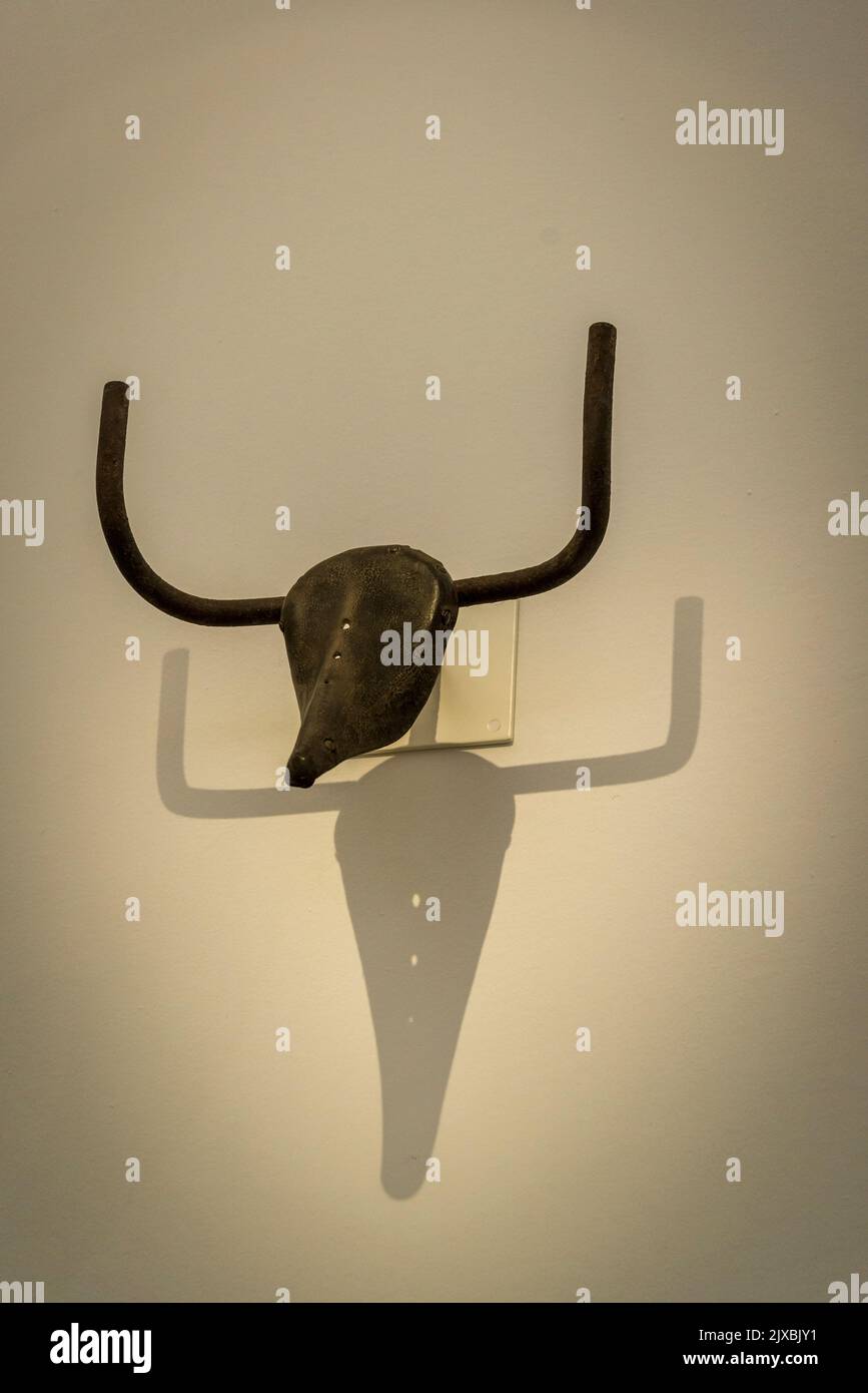 Bull's Head, a trouvé des objets d'art de Pablo Picasso, créé en 1942 à partir du siège et du guidon d'un vélo, Musée Picasso, Paris, France Banque D'Images