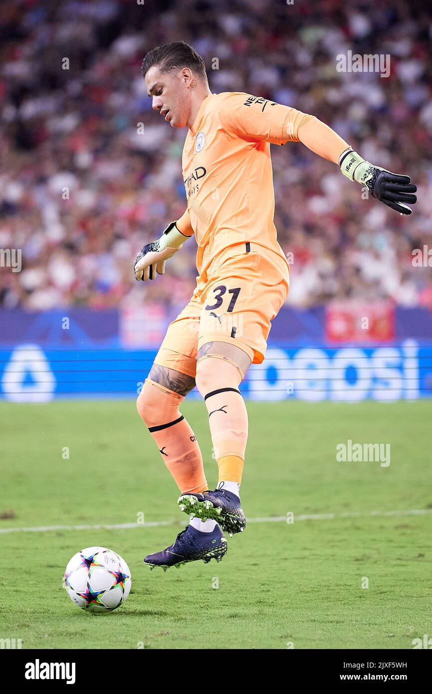 Séville, Espagne. 06th septembre 2022. Le gardien de but Ederson (31) de Manchester City vu lors du match de la Ligue des champions de l'UEFA entre le FC Sevilla et la ville de Manchester à l'Estadio Ramon Sanchez Pizjuan à Séville. (Crédit photo : Gonzales photo/Alamy Live News Banque D'Images