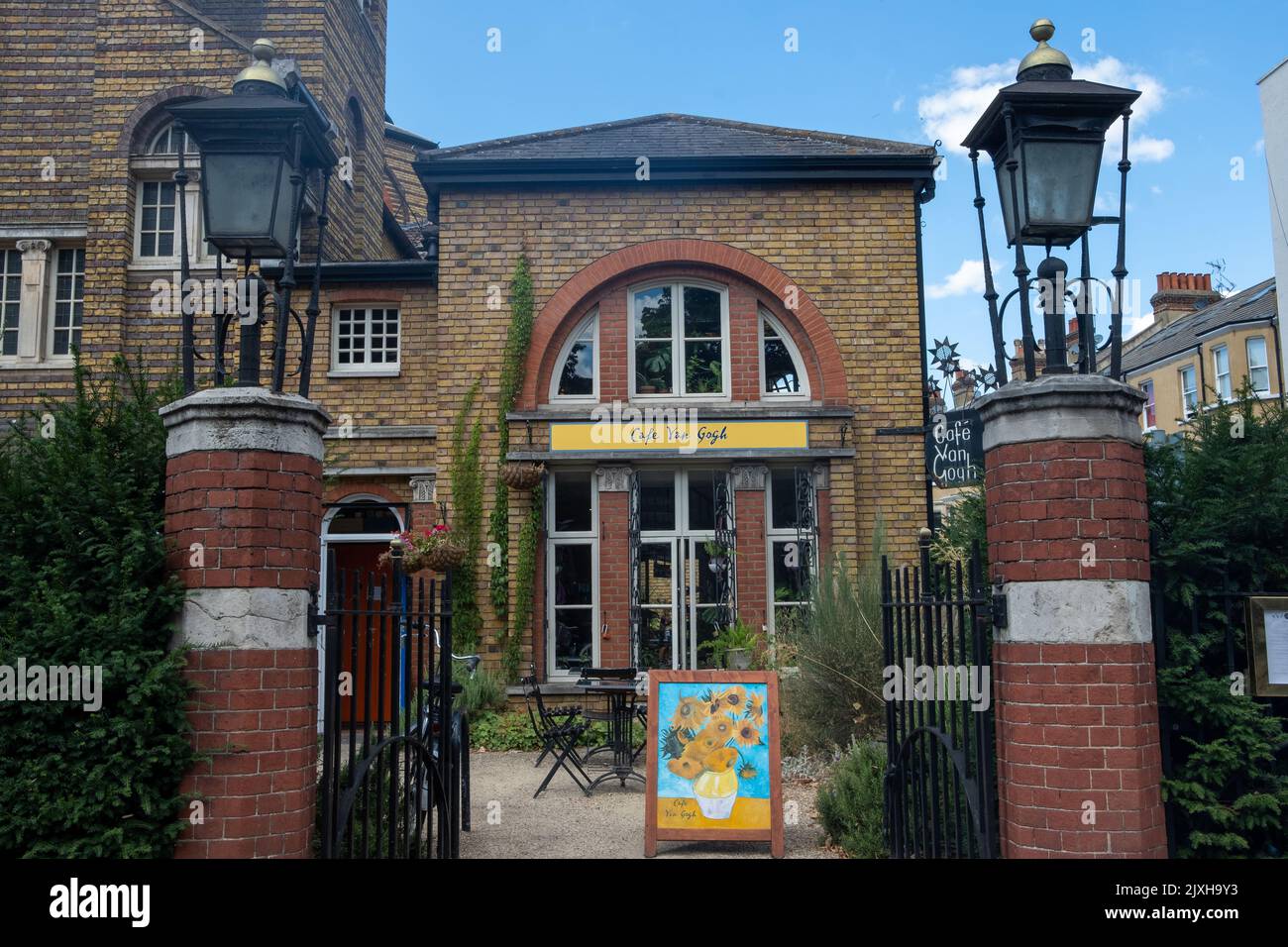 Brixton, Londres - août 2022 : bâtiment Van Gogh café sur Brixton Road, sud-ouest de Londres Banque D'Images