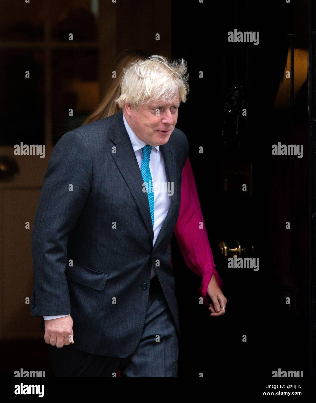 6 septembre 2022, Londres, Angleterre, Royaume-Uni : démission du Premier ministre britannique BORIS JOHNSON, 58 ans, laissant 10 Downing Street. Lors de son dernier discours en tant que Premier ministre, un adieu doux et amer, où il s'est engagé à soutenir le nouveau Liz conservateur. Alexander Boris de Pfeffel Johnson a été Premier ministre du Royaume-Uni et chef du Parti conservateur de 2019 à 2022. Auparavant, il a été secrétaire d'État aux Affaires étrangères et du Commonwealth de 2016 à 2018 et maire de Londres de 2008 à 2016. (Image de crédit : © Tayfun Salci/ZUMA Press Wire) Banque D'Images