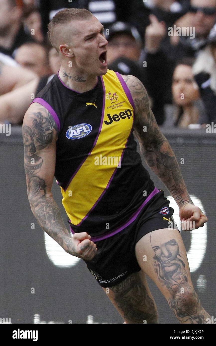 Dustin Martin des Tigres célèbre un but lors du match AFL de la série 19 entre les Tigres de Richmond et les Magpies de Collingwood au MCG à Melbourne, samedi, 28 juillet 2018. (AAP image/Daniel Pockett) Banque D'Images