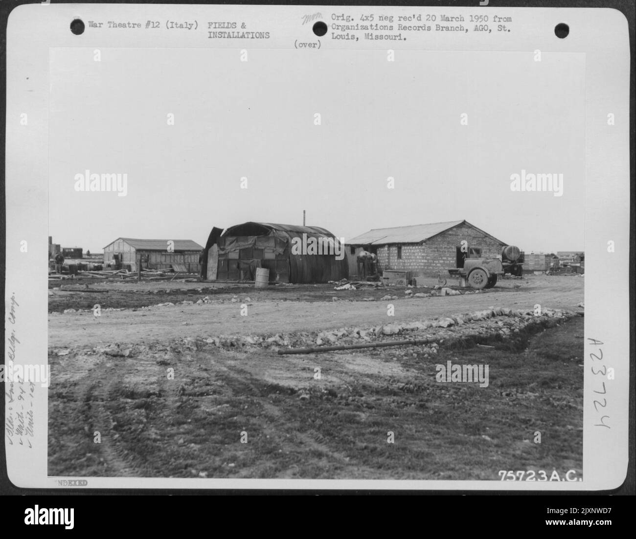 Installations du 94th Fighter Squadron, 1st Fighter Group à un aérodrome quelque part en Italie. Banque D'Images