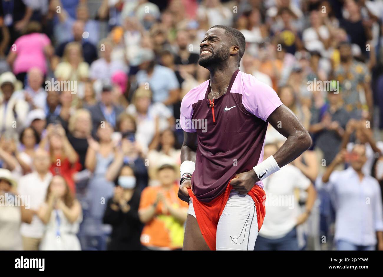 Frances Tiafoe des Etats-Unis célèbre sa victoire contre Rafael Nadal d'Espagne au cours du jour 8 de l'US Open 2022, 4th Grand tournoi de tennis de la saison sur 5 septembre 2022 au Centre national de tennis de l'USTA à New York, Etats-Unis - photo Jean Catuffe / DPPI Banque D'Images