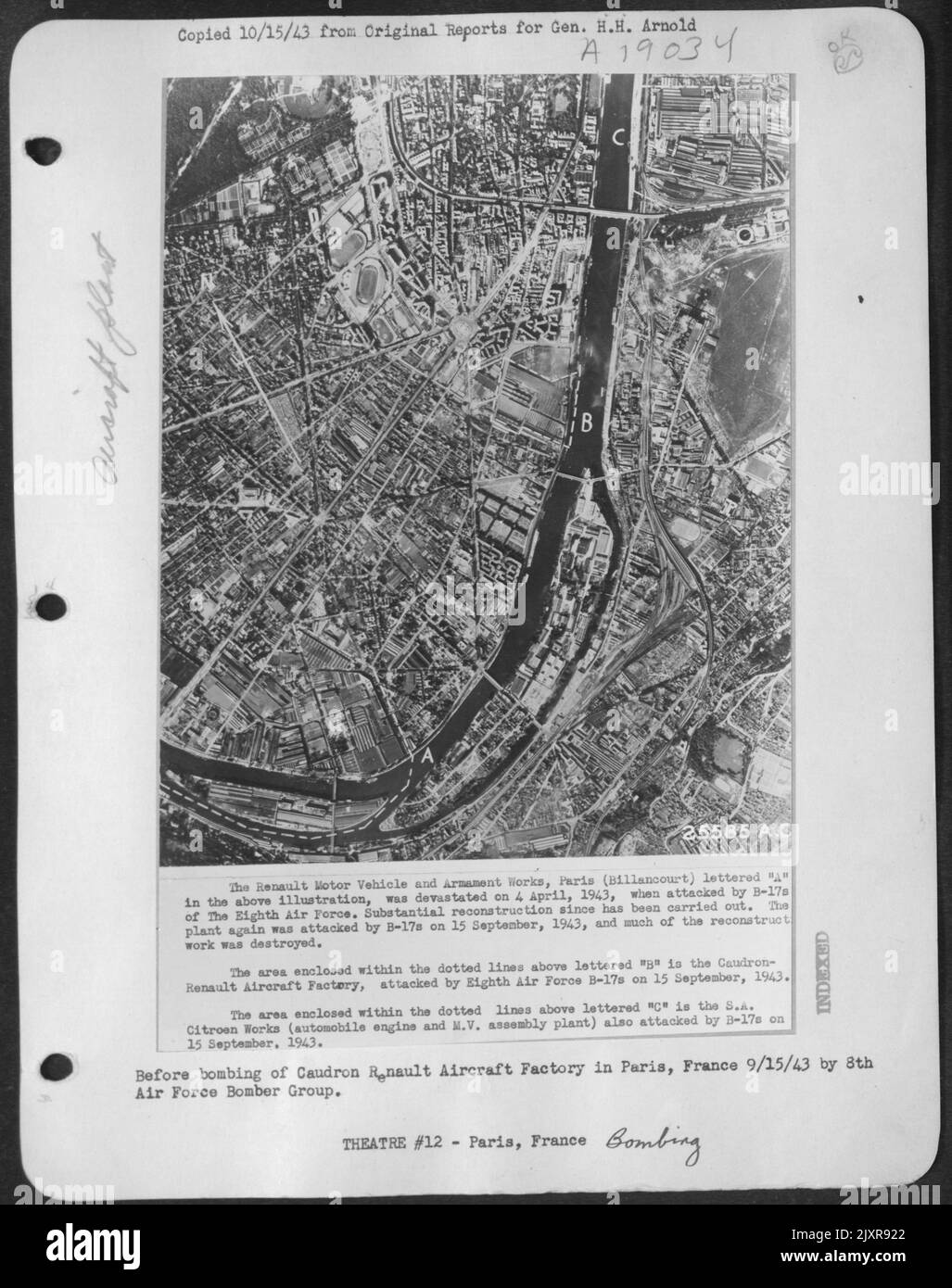 Le Renault Motor Vehicle and Armament Works, Paris (Billancourt), portant la lettre « a » dans l'illustration ci-dessus, a été dévasté le 4 avril 1943, lorsqu'il a été attaqué par le B-17s de la huitième Force aérienne. Une reconstruction substantielle depuis a été effectuée. L'usine Banque D'Images