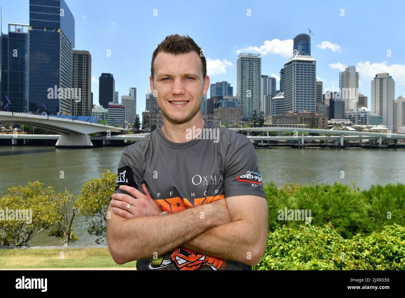 Le boxeur australien Jeff Horn pose pour une photo à Southbank à Brisbane, samedi, 1 décembre 2018. Horn défait Anthony Mundine avec un premier tour de knock dans le River City Rumble vendredi soir. (AAP image/Darren Angleterre) Banque D'Images