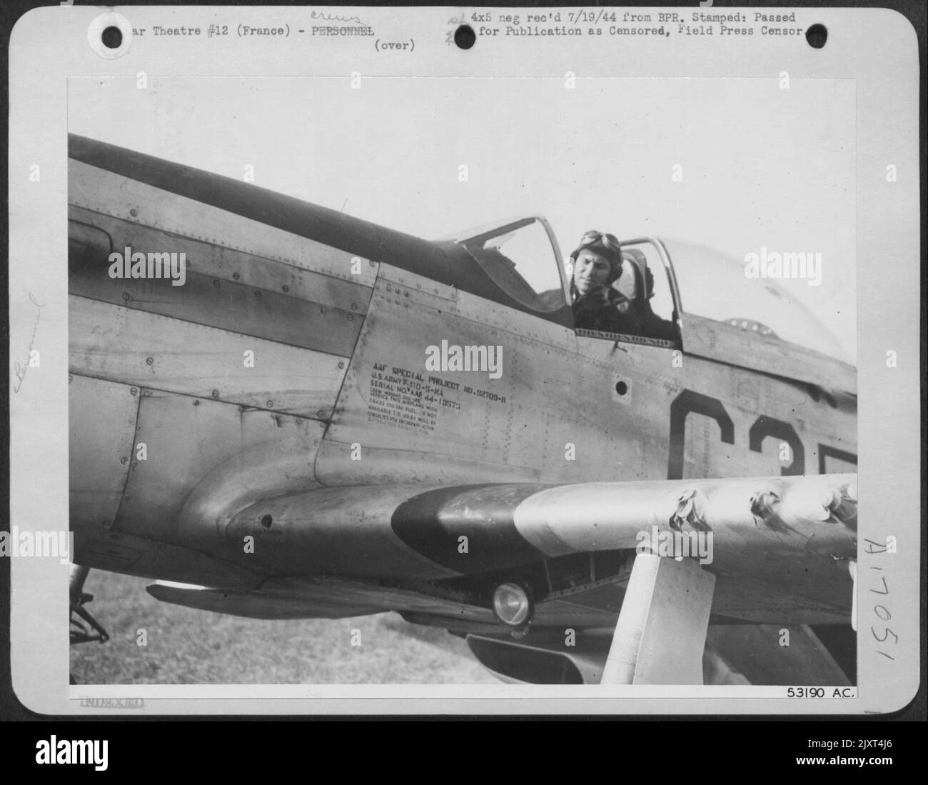 Le lieutenantcolonel Ben S. Irvin, Washington, premier pilote