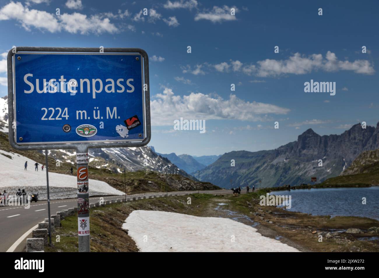 Panneau marquant le sommet du col Susten en Suisse. Banque D'Images