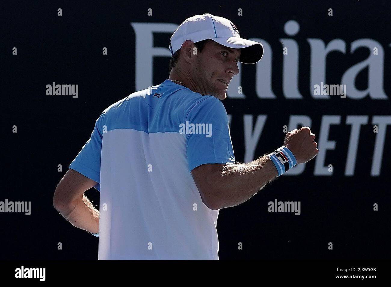 Matthew Ebden, d'Australie, en action contre Jan-Lennard Struff, d'Allemagne, lors du premier jour du tournoi de tennis Open d'Australie à Melbourne, lundi, 14 janvier 2019. (Image AAP/Mark Dadswell) Banque D'Images