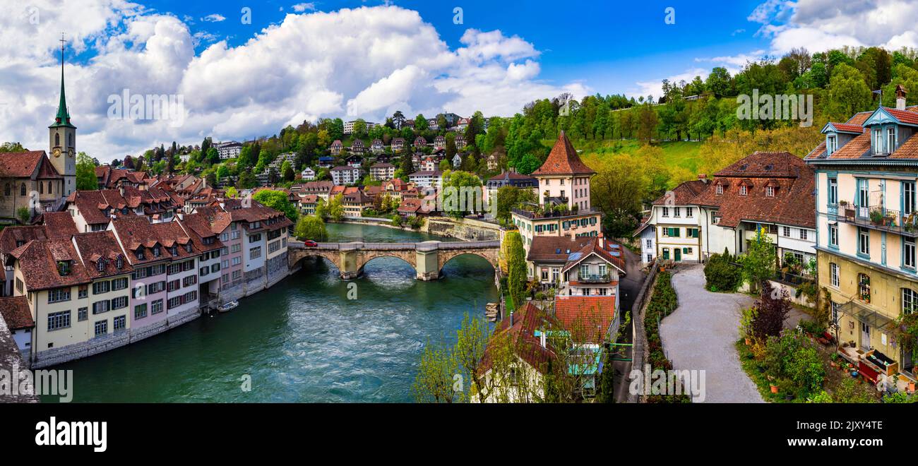 Berne capitale de la Suisse. Voyages et monuments suisses .ponts romantiques et canaux de la vieille ville Banque D'Images