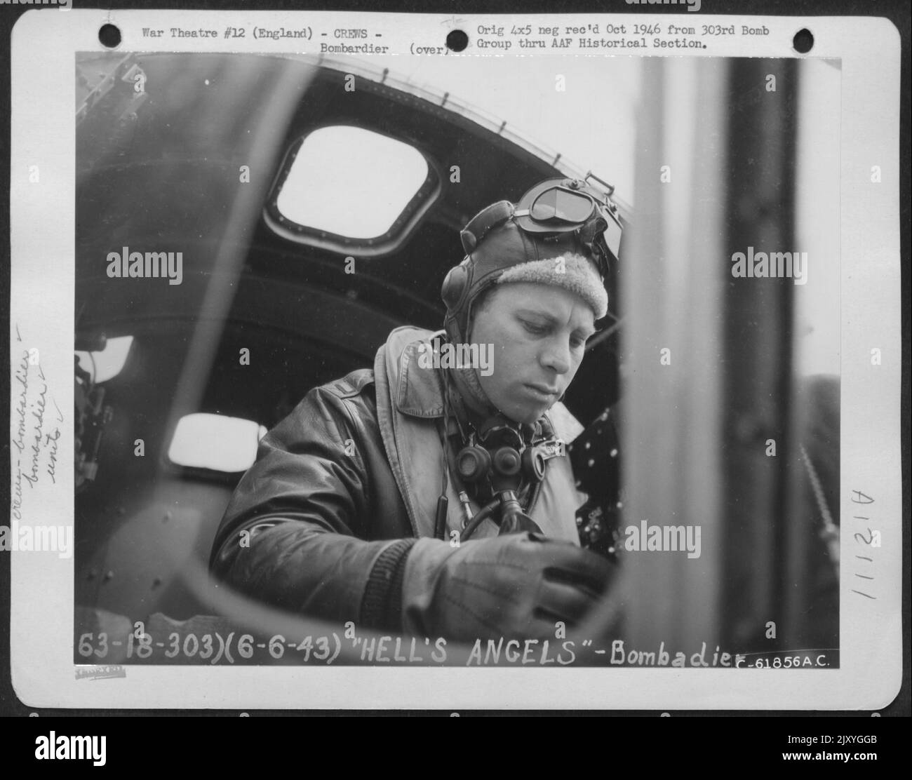 Bombardier à bord du Boeing B17 « Forteresse volante » HelL'S Angels