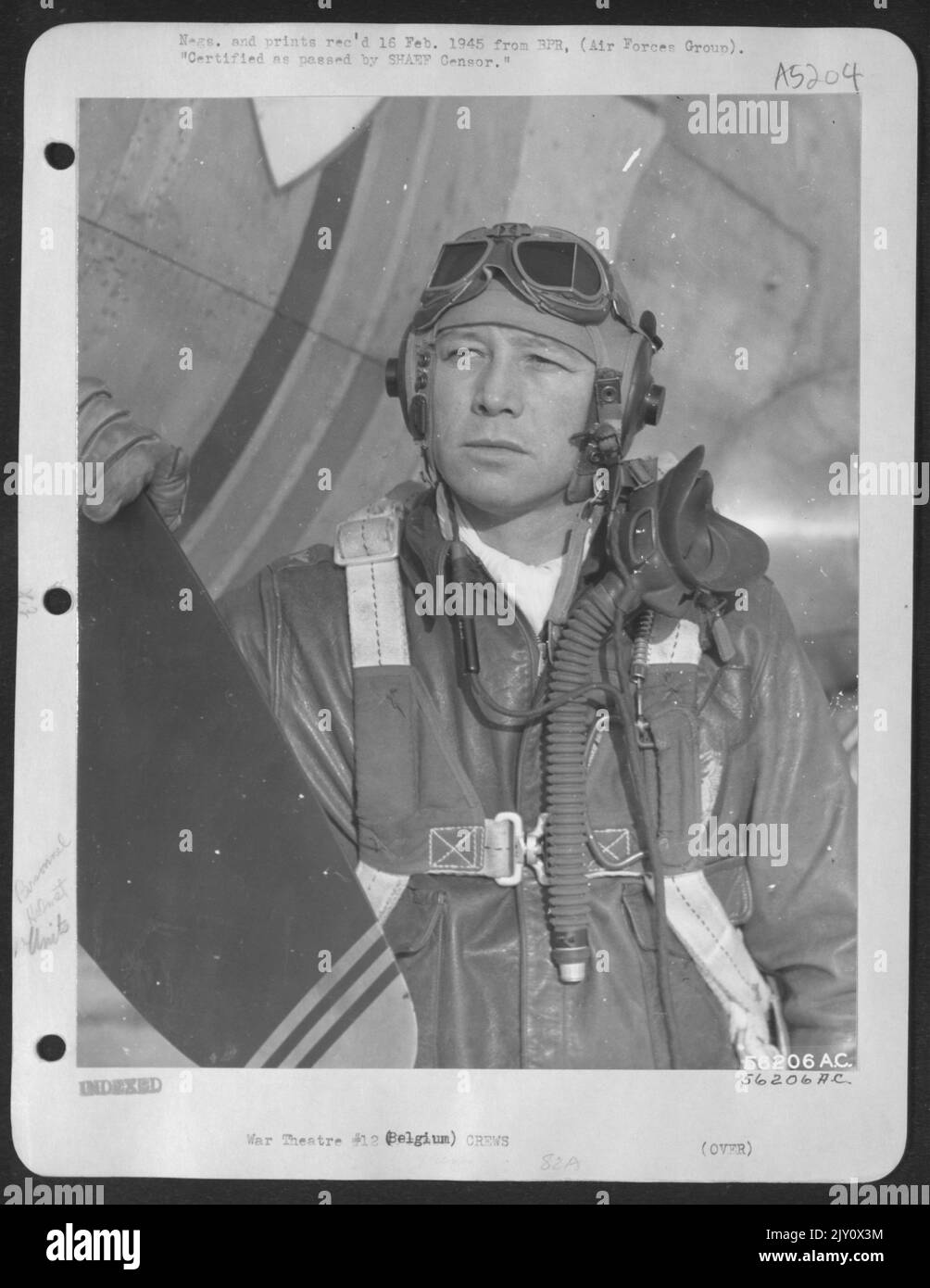 Le colonel Ray J. Stecker, Hazelton, Pennsylvanie, commandant du groupe de bombardiers de combat crack 365th de l'AF 9th. Le colonel Stecker, une star de backfield à W-St point, était une sélection entièrement américaine en 1932. Banque D'Images