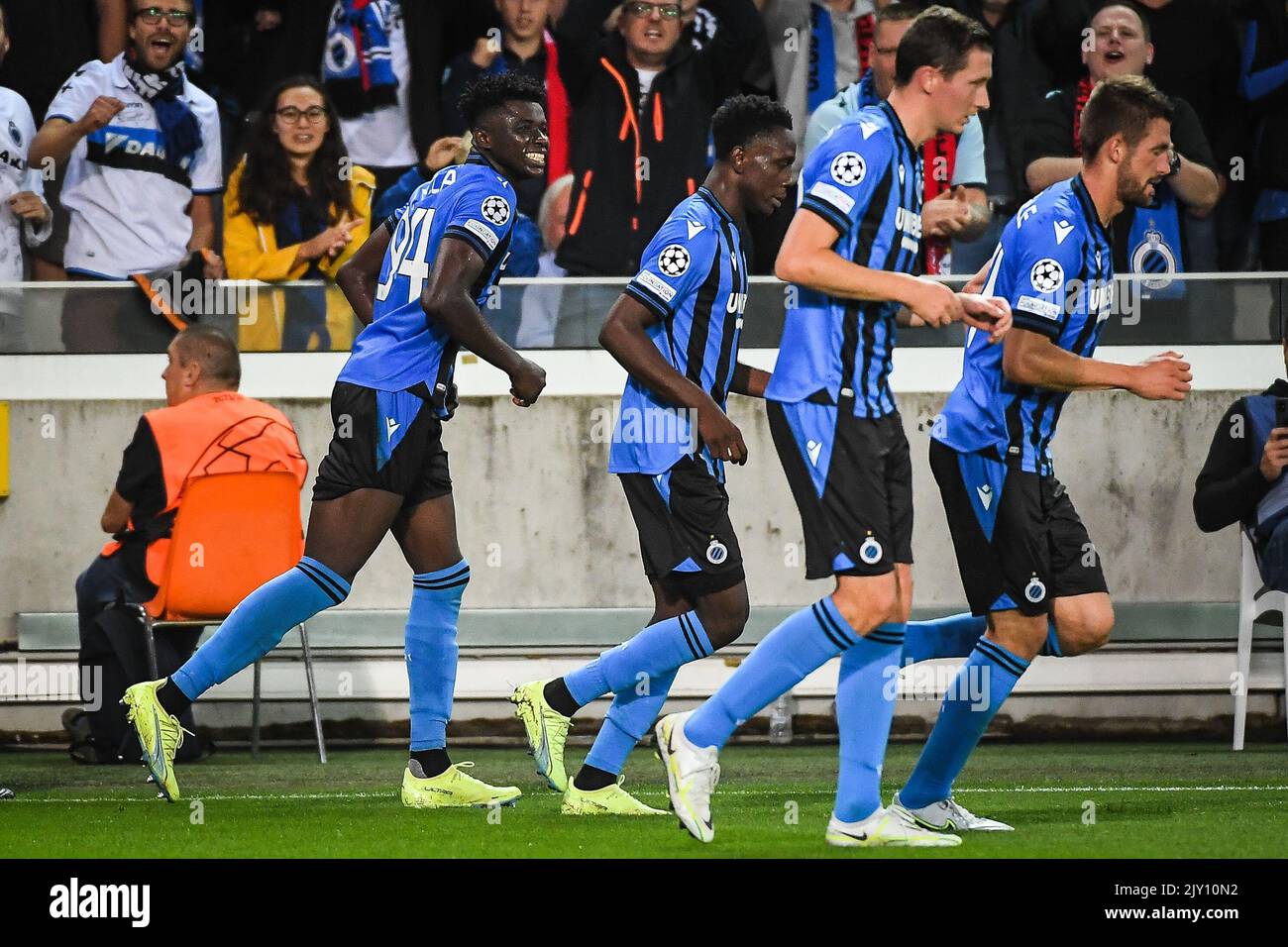 Brugge, France, France. 7th septembre 2022. Abakar SYLLA, de Brugge, célèbre son but avec ses coéquipiers lors du match B de la Ligue des champions de l'UEFA entre le Club Brugge KV (Club Bruges KV) et Bayer 04 Leverkusen au stade Jan-Breydel sur 07 septembre 2022, à Paris, en France. (Credit image: © Matthieu Mirville/ZUMA Press Wire) Credit: ZUMA Press, Inc./Alamy Live News Banque D'Images