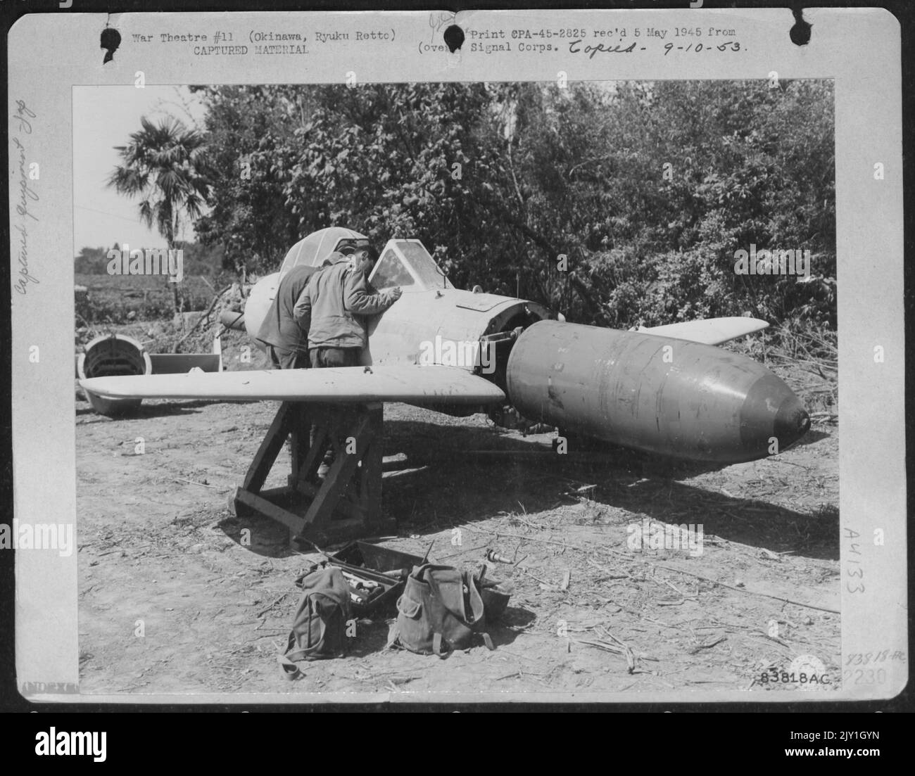 L'un des quatre avions Rocket propulsé découverts à l'aérodrome de Kadena, à Okinawa, sur L plus 2. Il porte une bombe à 2200 livres et est exploité par un Man. Le lancement est inconnu, mais il peut être porté à l'air par Un avion plus grand. Plage de croisière, Altit Banque D'Images