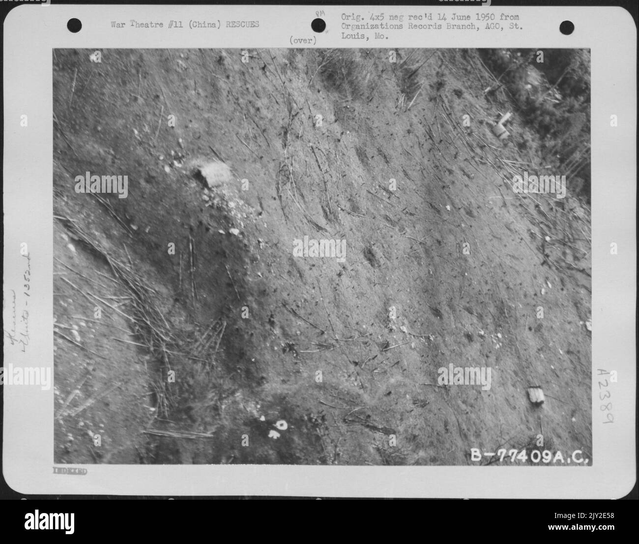 Opérations de sauvetage de 1352Nd Aafbu en Chine (98 degrés 25minutes E, 25 degrés 50minutes N) Consolidated C-87, aéronef no 0610 NZ-2010. 9 juin 1945. Banque D'Images