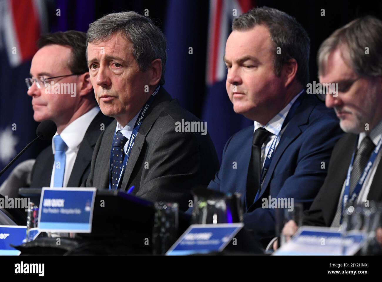 Le président du Parti libéral de Victoria, Robert Clark (au centre), est vu au Conseil d'État du Parti libéral de Victoria, à l'hippodrome de Moonee Valley, à Melbourne, dimanche, 16 juin 2019. Un examen de la perte électorale à titre de vœu du Parti libéral victorien pour le Parti travailliste est dû à la réunion du conseil d'État du parti.(AAP image/Julian Smith) Banque D'Images