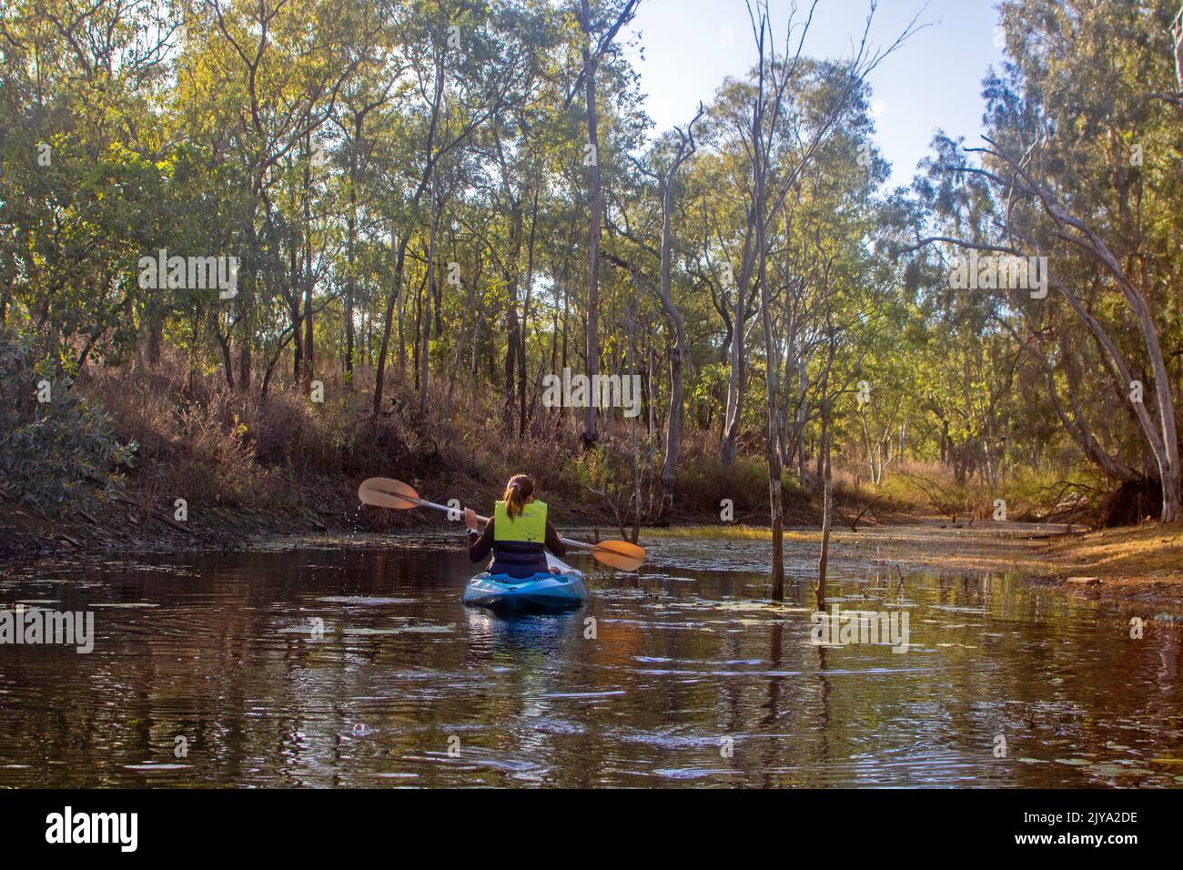 Kayak sur le barrage de Cobbold gorge Village Banque D'Images