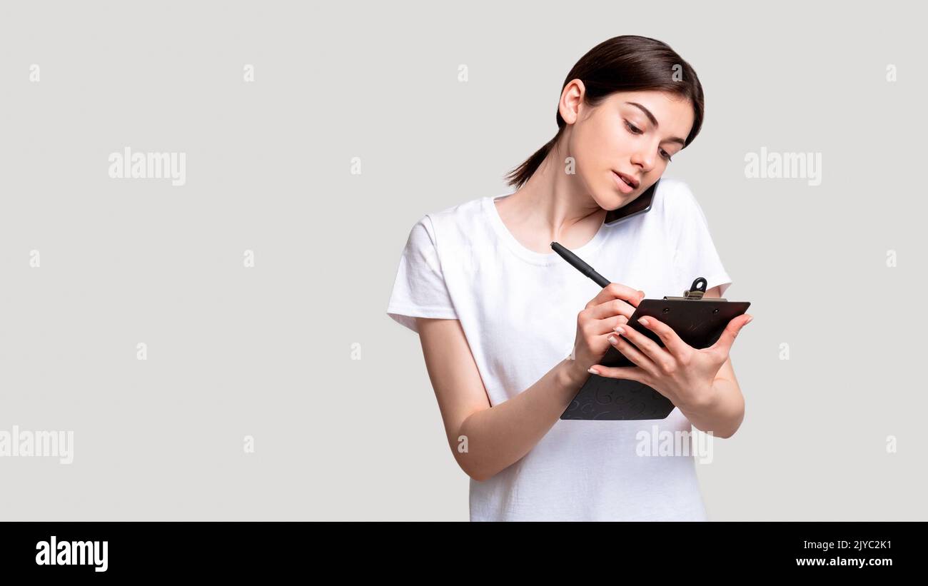 enquête sociale auprès des femmes consultante, commentaires des clients Banque D'Images