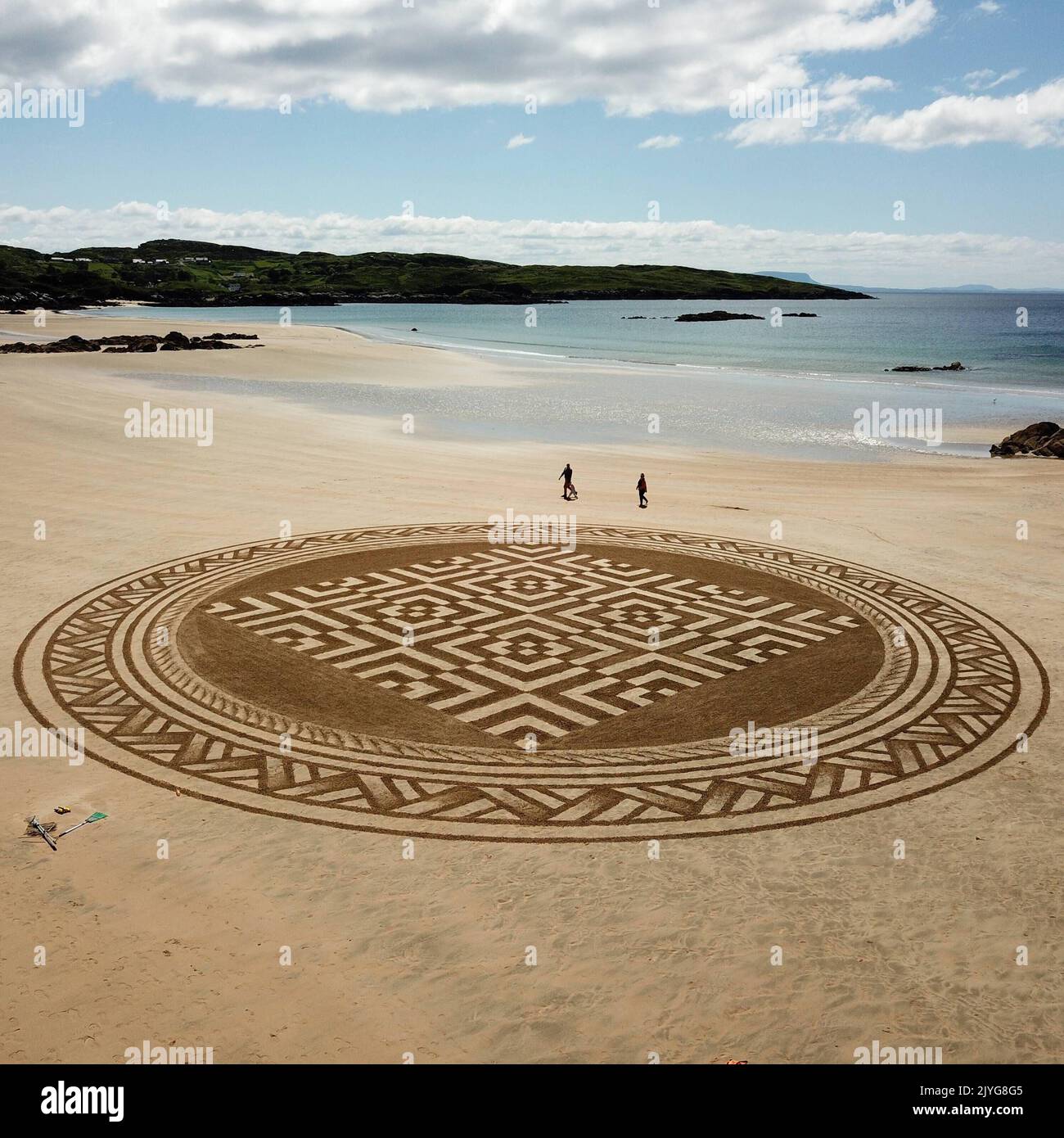 Un superbe motif celtique. Irlande, Royaume-Uni : DES modèles PSYCHÉDÉLIQUES aux portraits de pooques géants, ce sont les meilleurs chefs-d'œuvre d'art du sable à avoir Banque D'Images