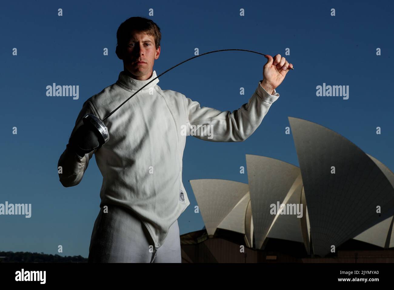 Edward Fernon, athlète australien moderne de Pentathlon, pose un portrait pour marquer 100 jours pour aller jusqu'au début des Jeux Olympiques de Tokyo 2020, à Sydney, mercredi, 14 avril 2021. (AAP IMAGE/BRENDON THORNE) PAS D'ARCHIVAGE, USAGE ÉDITORIAL SEULEMENT ** USAGE STRICTEMENT ÉDITORIAL SEULEMENT, PAS D'UTILISATION COMMERCIALE, PAS DE LIVRES ** Banque D'Images