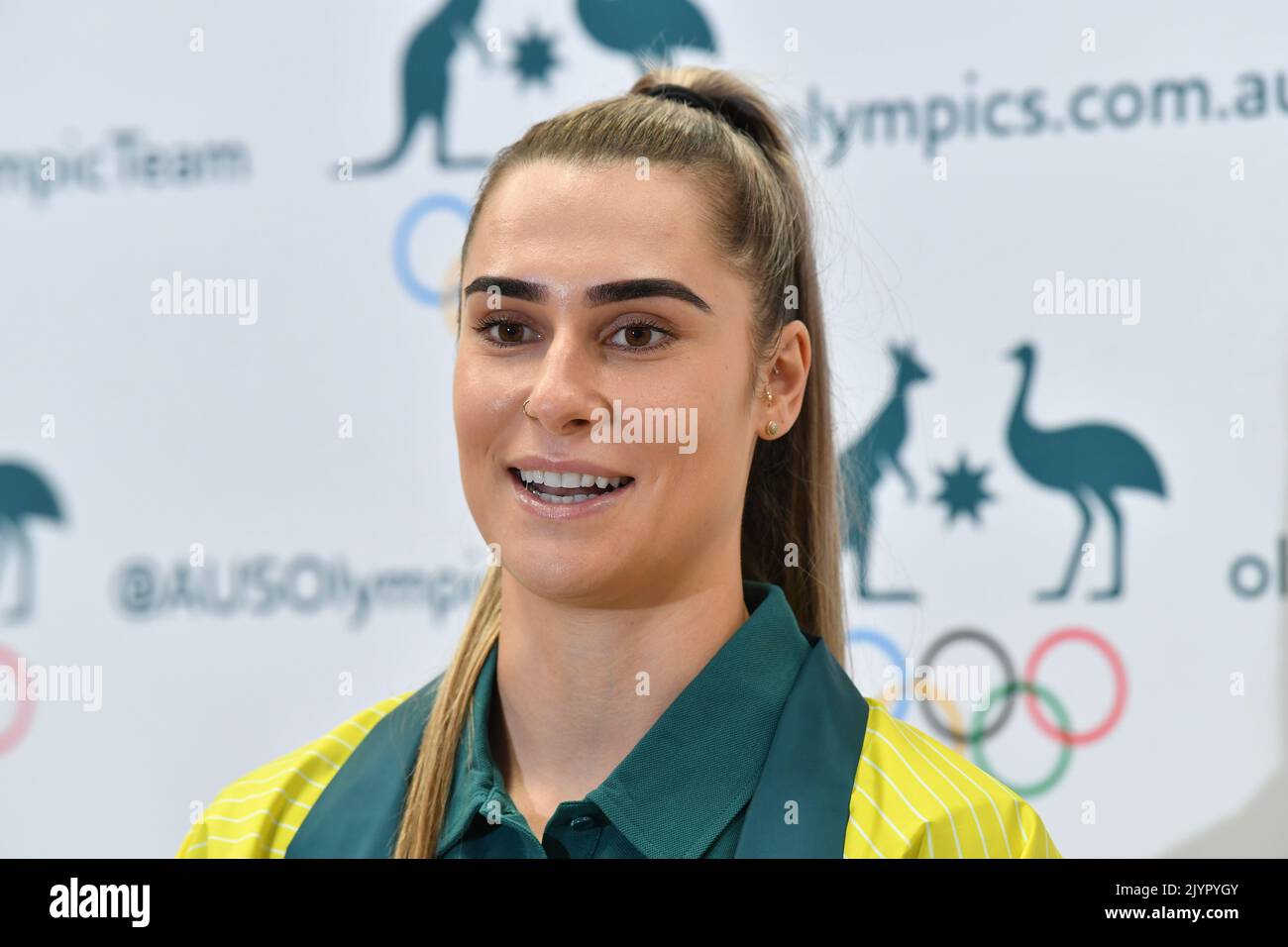 Le freestyler de BMX Natalya Diehm ais a vu parler aux médias lors de l'annonce des pilotes de BMX et de VTT sélectionnés pour l'équipe olympique australienne de Tokyo 2020 au Centre d'entraînement de BMX, à Coomera, mercredi, 16 juin 2021. (AAP IMAGE/DARREN ANGLETERRE) PAS D'ARCHIVAGE ** STRICTEMENT RÉSERVÉ À L'USAGE ÉDITORIAL, PAS D'UTILISATION COMMERCIALE, PAS DE LIVRES ** Banque D'Images