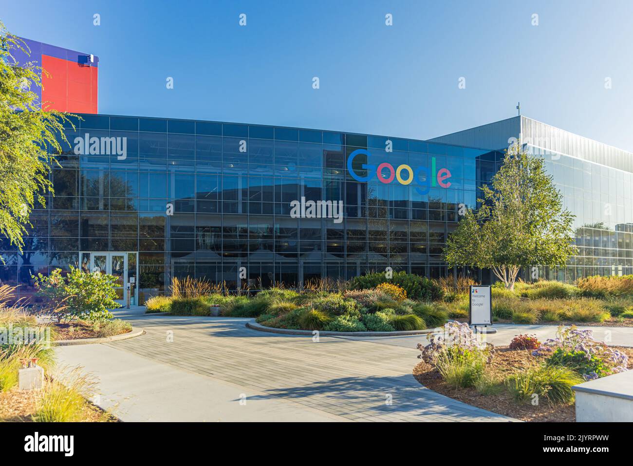 VUE SUR LA MONTAGNE, CALIFORNIE, États-Unis - AOÛT 29 : vue extérieure de Googleplex sur 29 août 2022. Google est une société américaine spécialisée dans Internet Banque D'Images