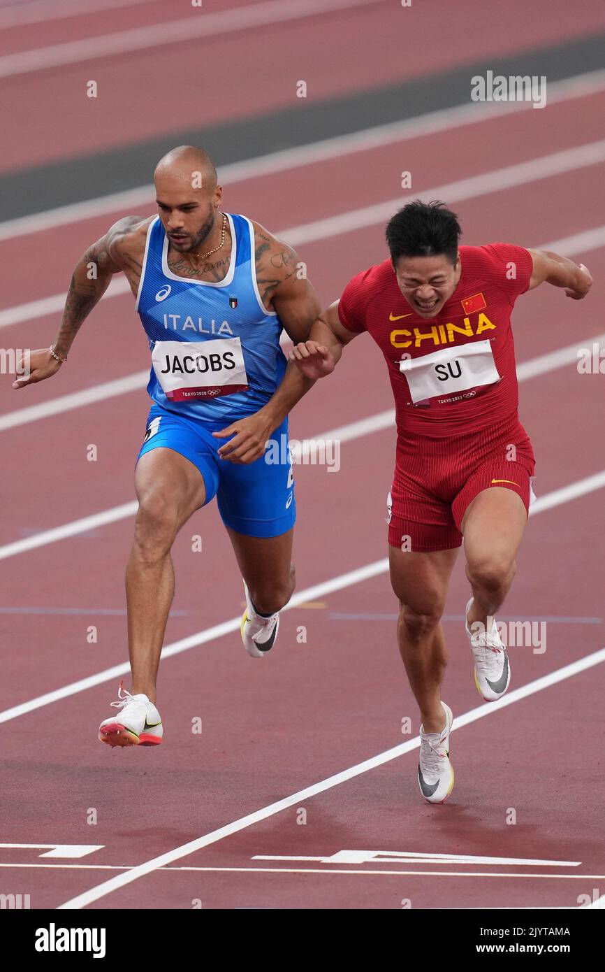 Le SU Bingtian de Chine célèbre après avoir remporté la demi-finale hommes 100m au stade olympique lors des Jeux Olympiques de Tokyo 2020 à Tokyo, Japon, dimanche, 1 août 2021. (AAP IMAGE/JOE GIDDENS) PAS D'ARCHIVAGE, USAGE ÉDITORIAL SEULEMENT ** USAGE STRICTEMENT ÉDITORIAL SEULEMENT, PAS D'UTILISATION COMMERCIALE, PAS DE LIVRES ** Banque D'Images