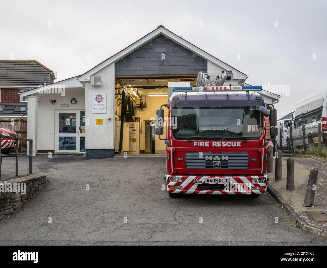 SOUTH MOLTON, DEVON, ANGLETERRE - AOÛT 2 2022 : caserne de pompiers de petite ville rurale. Banque D'Images