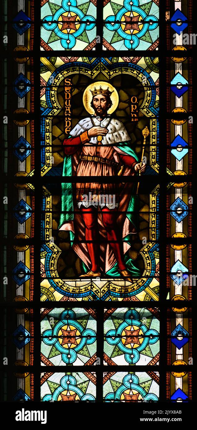 Vitraux représentant Saint Edward le confesseur. Église Blumenumental de Bratislava, Slovaquie. Banque D'Images
