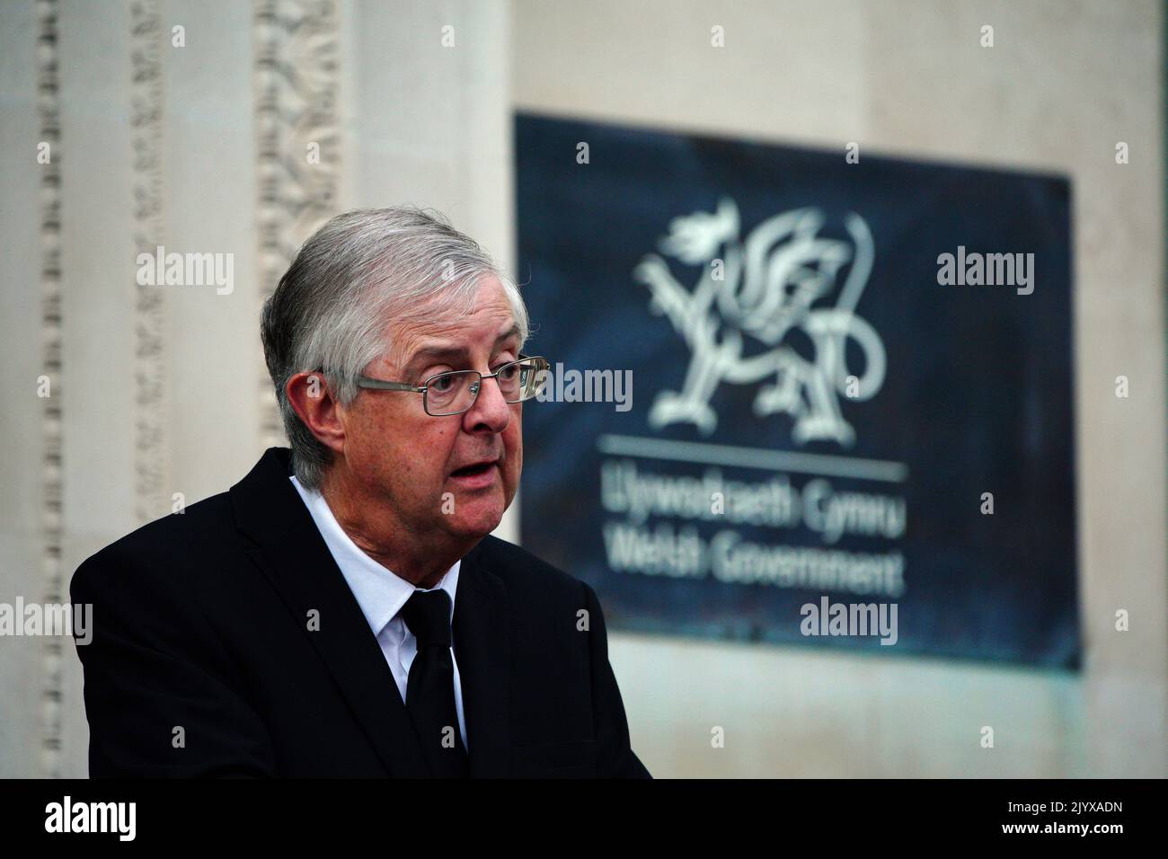 le-premier-ministre-du-pays-de-galles-mark-drakeford-lit-une