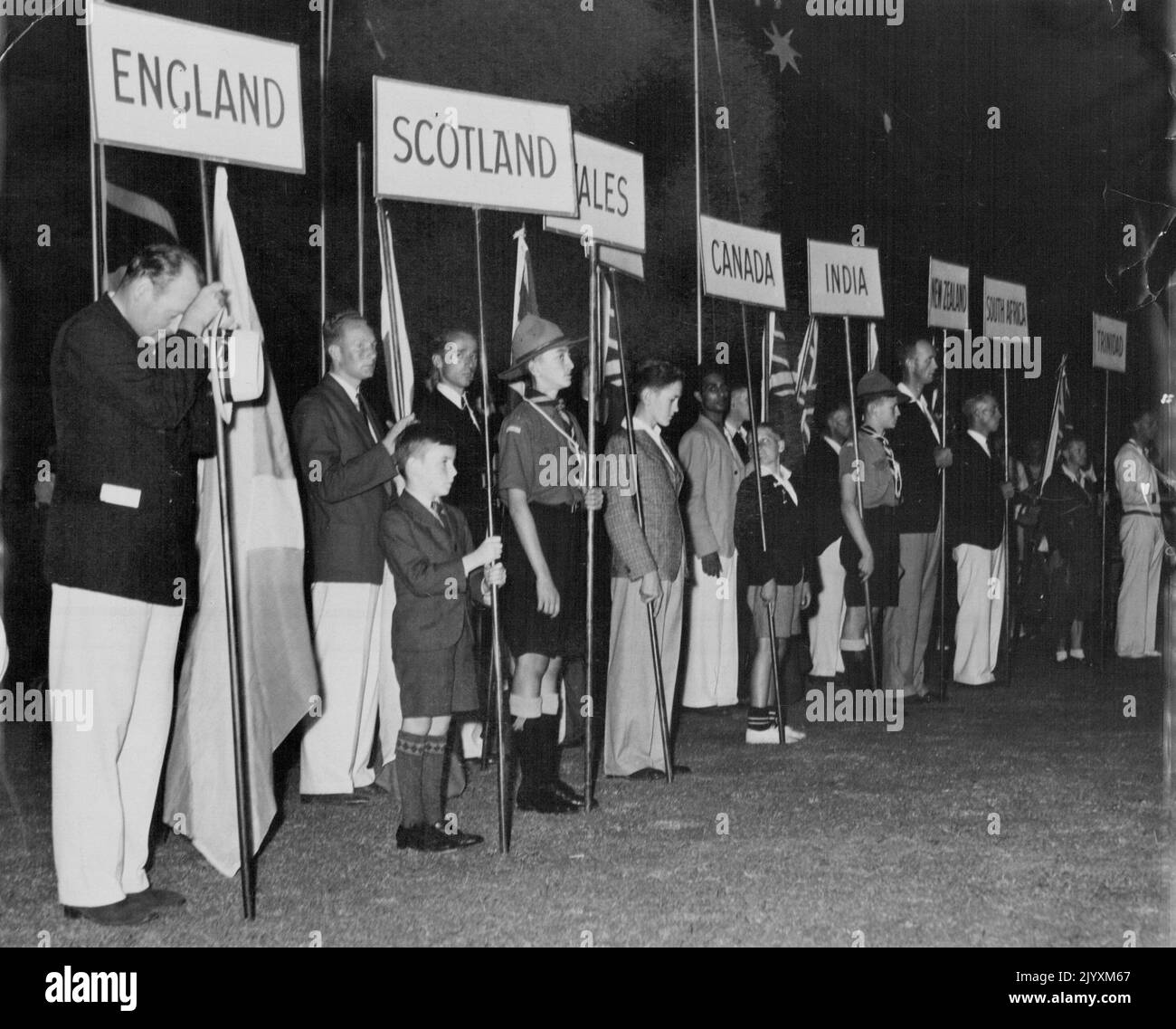 Cérémonie de clôture aux Jeux de l'Empire 1938 à Henson Park Marrickville. 23 février 1938. Banque D'Images