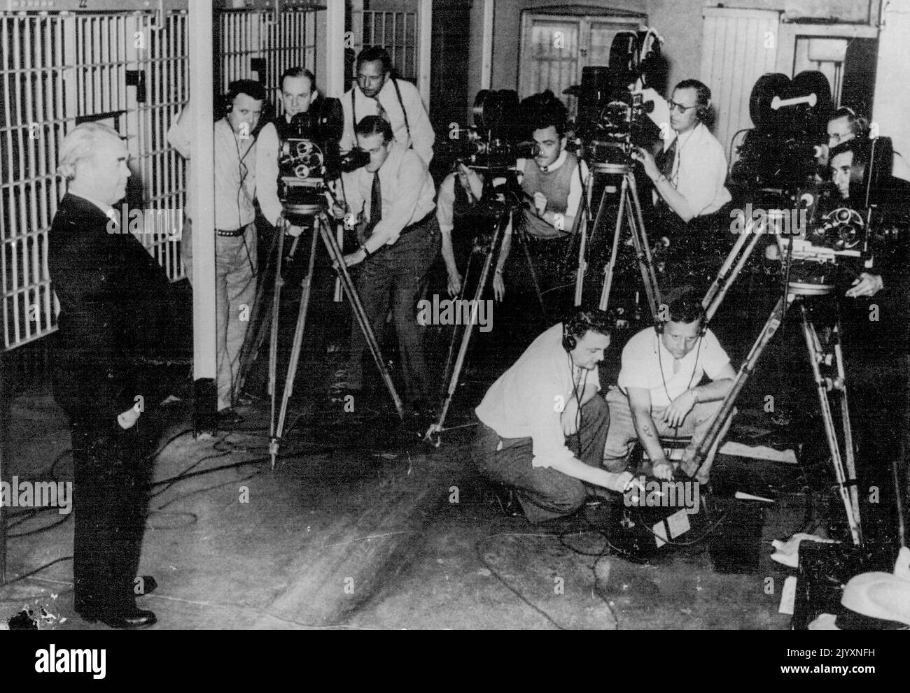 Tom Mooney's second Life - Tom Mooney roses pour le cameramen de cinéma dans le ***** le début de son nouveau combat pour ***** ayant été en prison pendant 19 ans. 07 août 1939. Banque D'Images