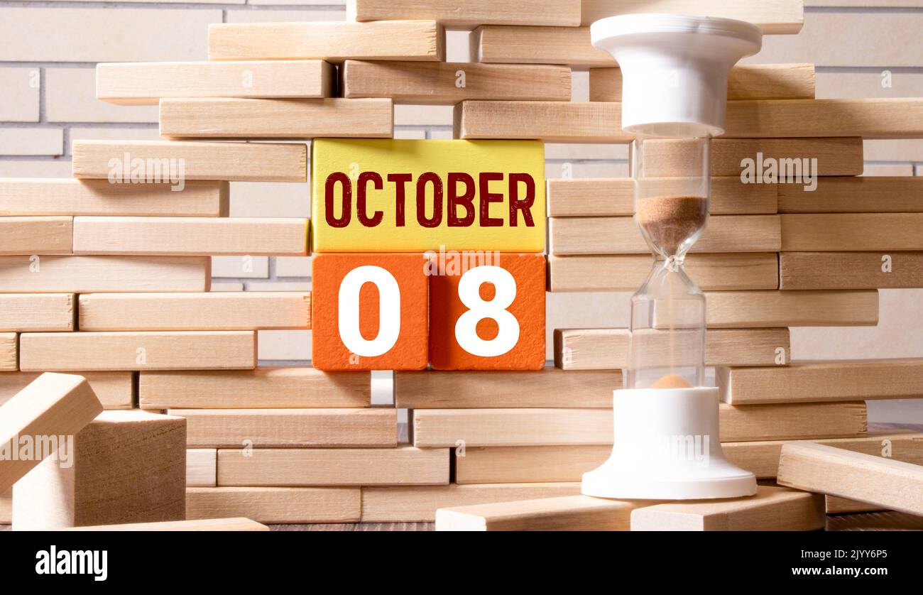 Texte de date du calendrier 8 octobre sur des blocs de bois avec espace de copie pour les idées ou le texte. Banque D'Images