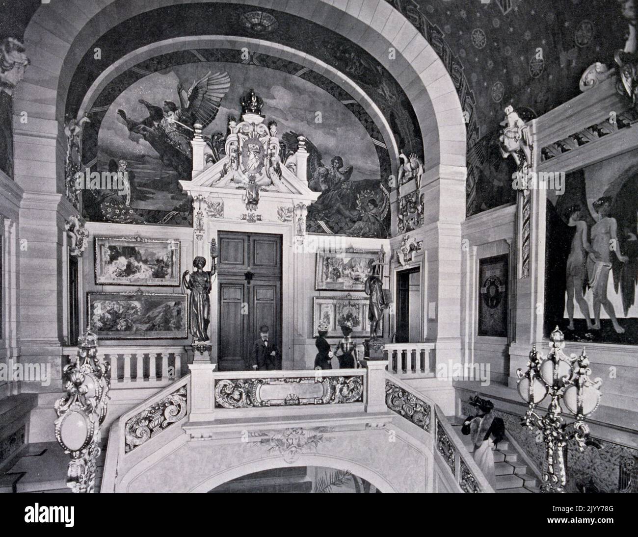 Exposition universelle (Foire mondiale) Paris, 1900; photographie en noir et blanc prise à l'Esplanade des Invalides; le Pavillon de l'Allemagne impériale - le grand escalier. Banque D'Images