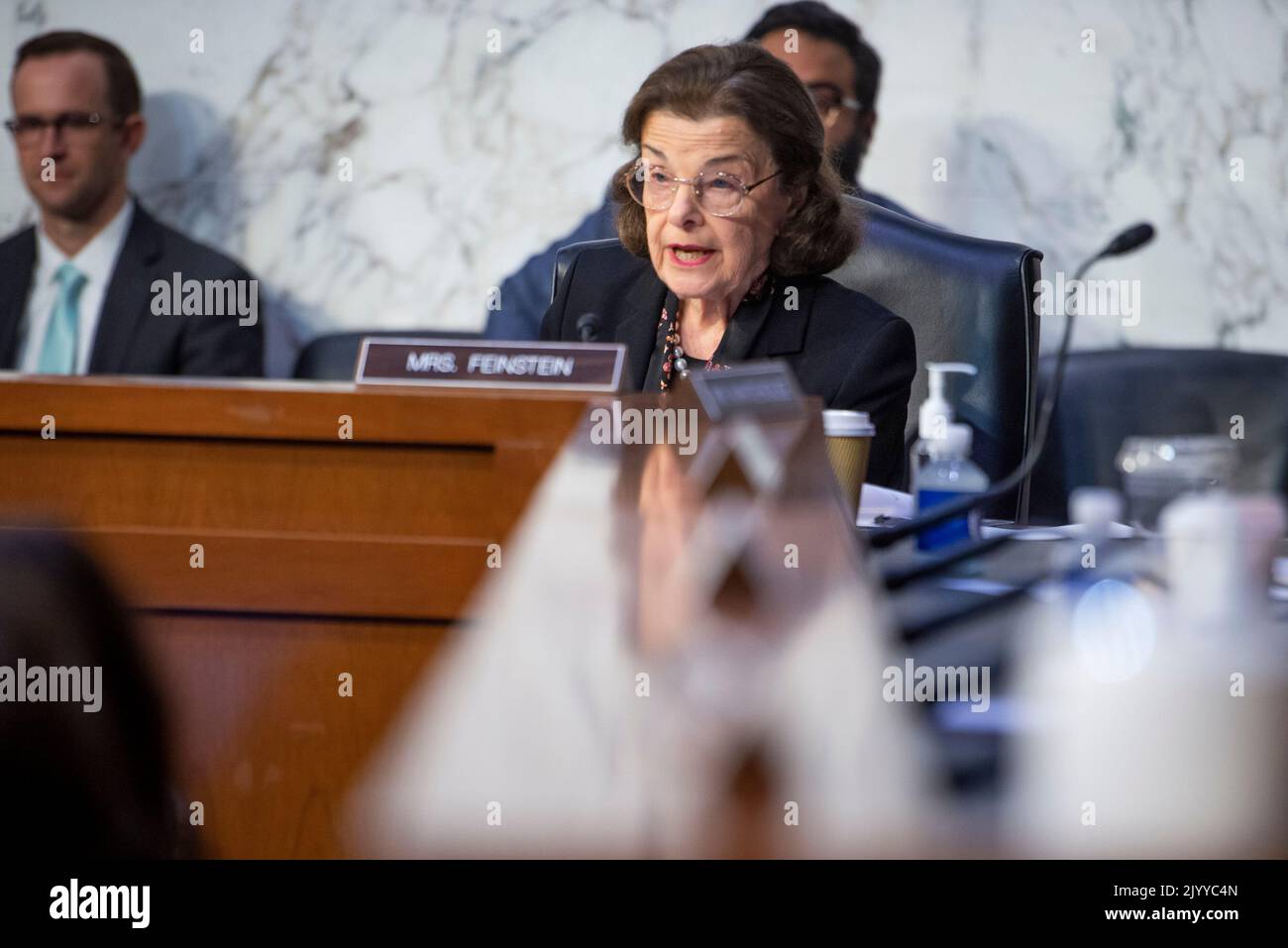 États-Unis la sénatrice Dianne Feinstein (démocrate de Californie) fait des remarques lors d'une réunion de la Commission du Sénat sur le pouvoir judiciaire dans l'édifice Hart du Bureau du Sénat à Washington, DC, jeudi, 8 septembre 2022. Crédit : Rod Lamkey/CNP Banque D'Images