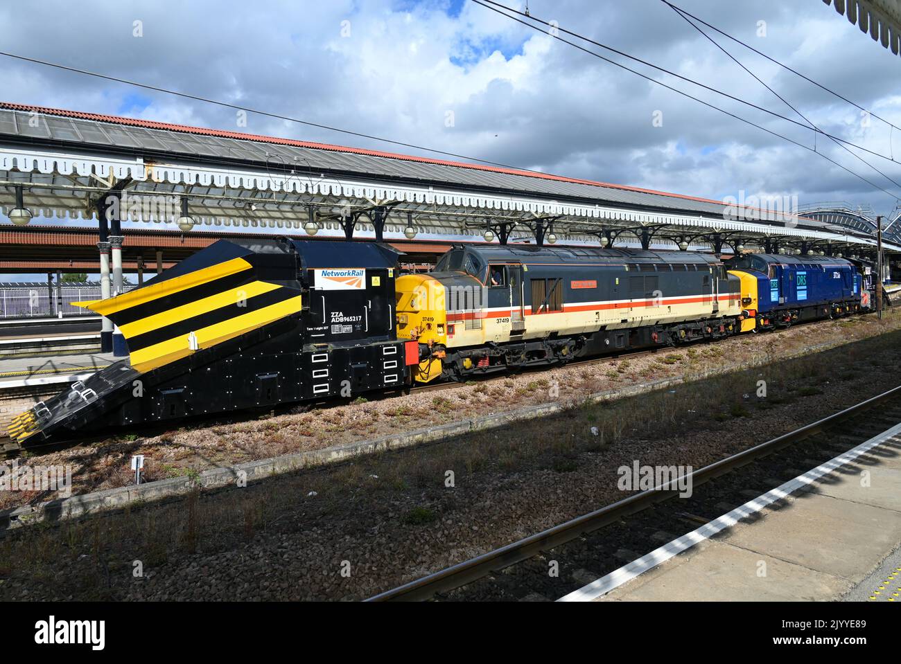 DRS 37218 37419 10:27 de York à l'essai de chasse-neige de Malton à York. 7th septembre 2022. Banque D'Images