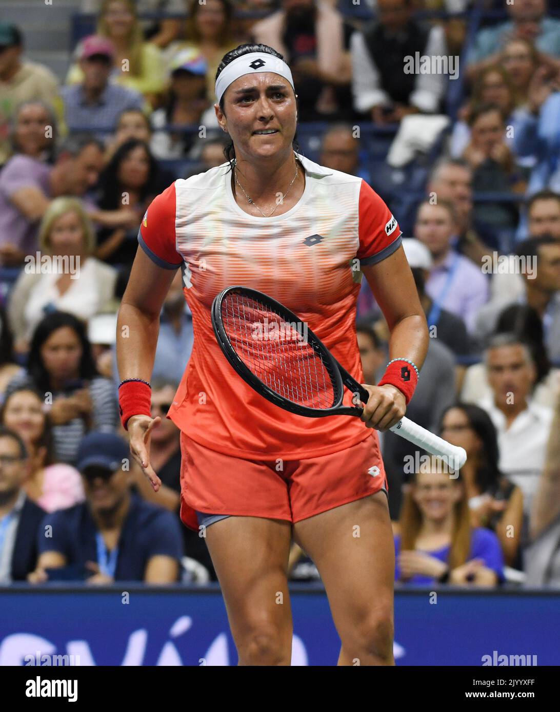 New York, États-Unis. 08th septembre 2022. New York Flushing Meadows US Open Day 11 08/09/2022 On Jabeur (TUN) célèbre comme elle remporte la demi-finale féminine Credit: Roger Parker/Alay Live News Banque D'Images