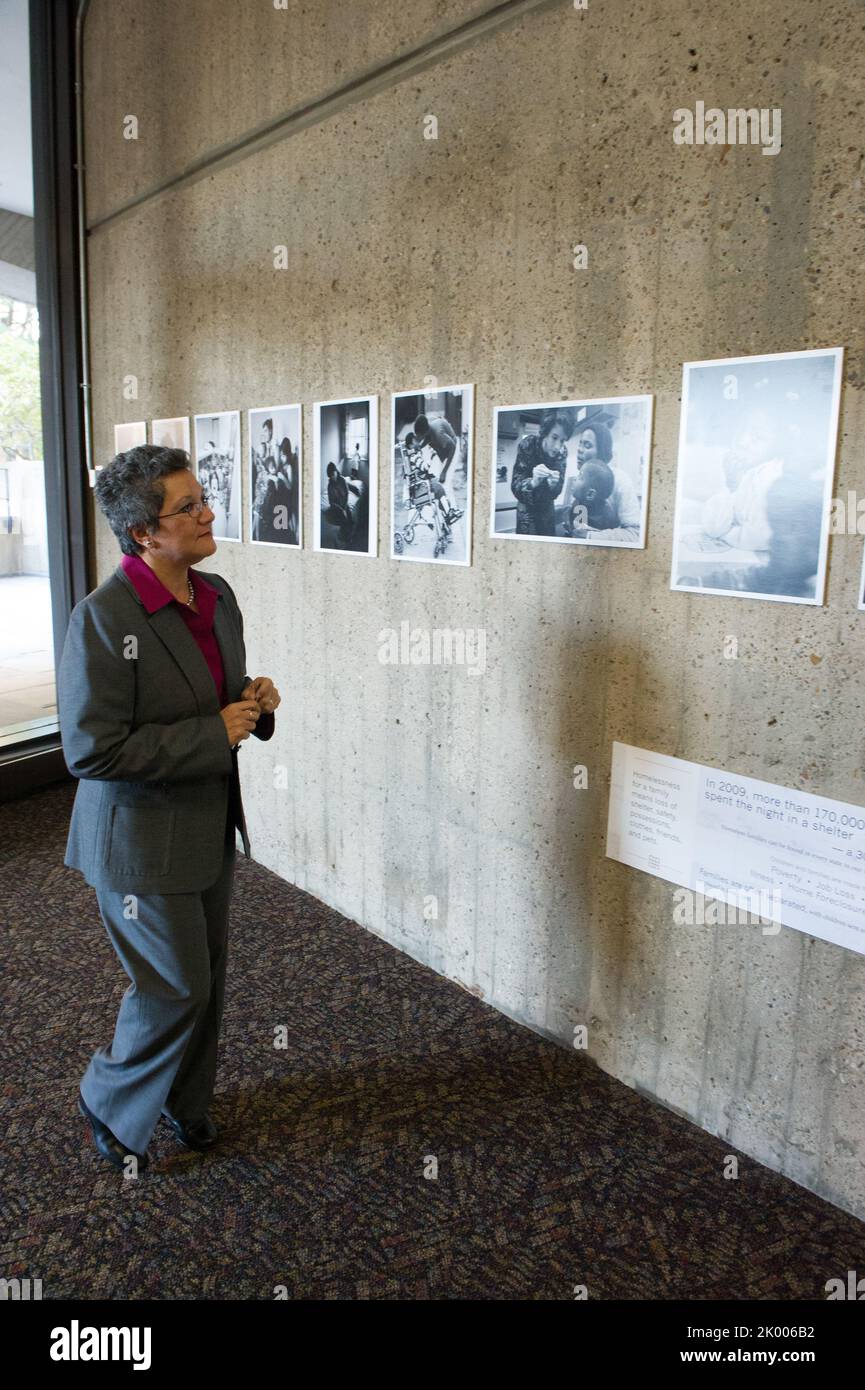 Campagne pour mettre fin à la conférence, aux réunions et à l'exposition de photographie documentaire sur les enfants sans abri, « dans la lumière », au siège de l'HUD. Banque D'Images