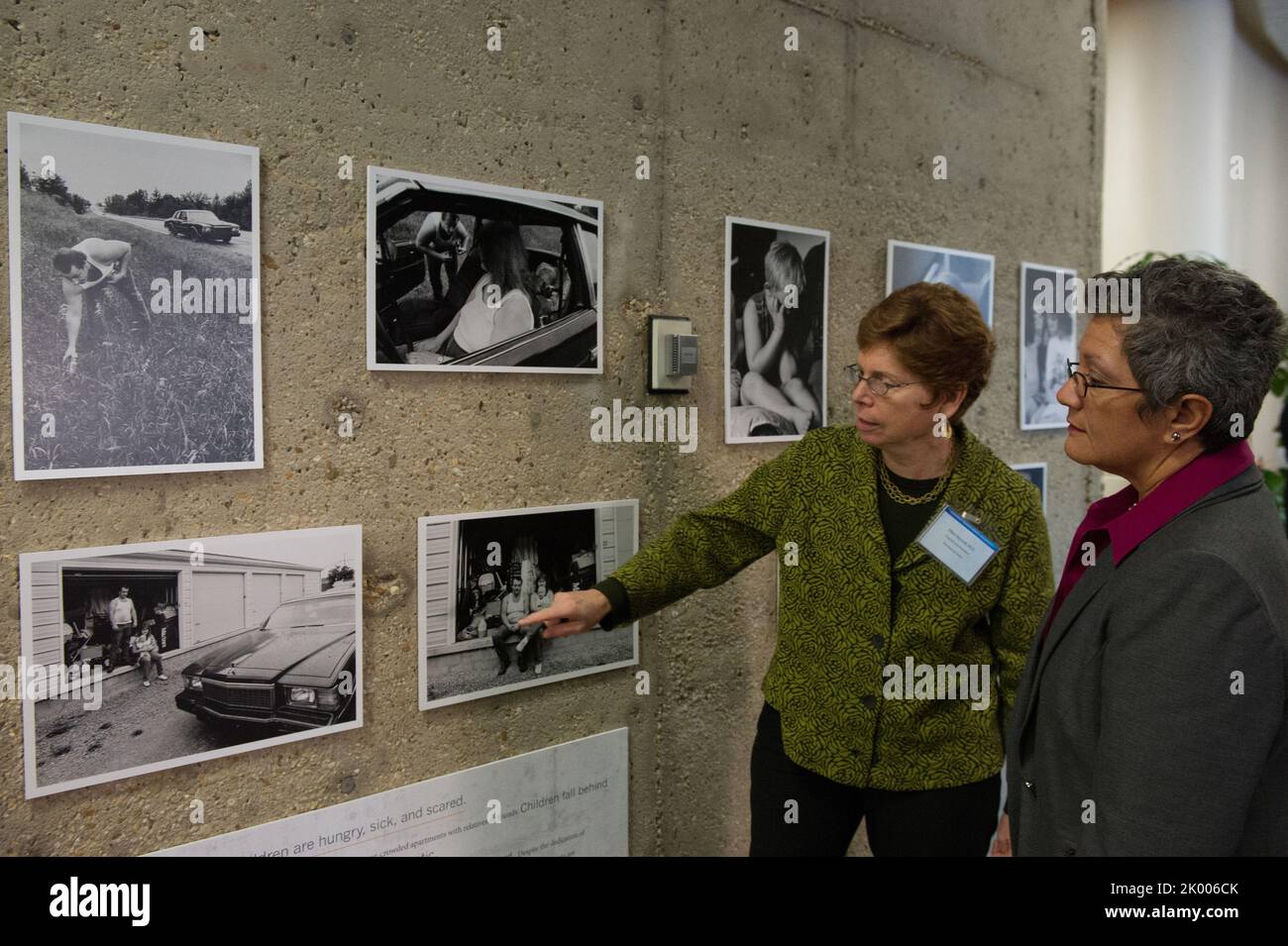 Campagne pour mettre fin à la conférence, aux réunions et à l'exposition de photographie documentaire sur les enfants sans abri, « dans la lumière », au siège de l'HUD. Banque D'Images