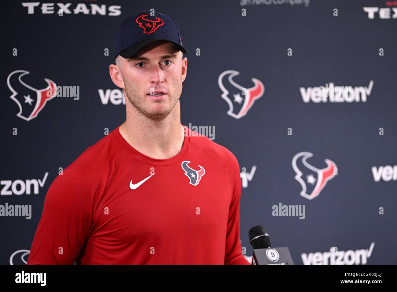 Le quarterback des Texans de Houston Davis Mills (10) lors de l'entraînement de la NFL des Texans de Houston sur 07 septembre 2022 au centre d'entraînement méthodiste de Houston au N Banque D'Images