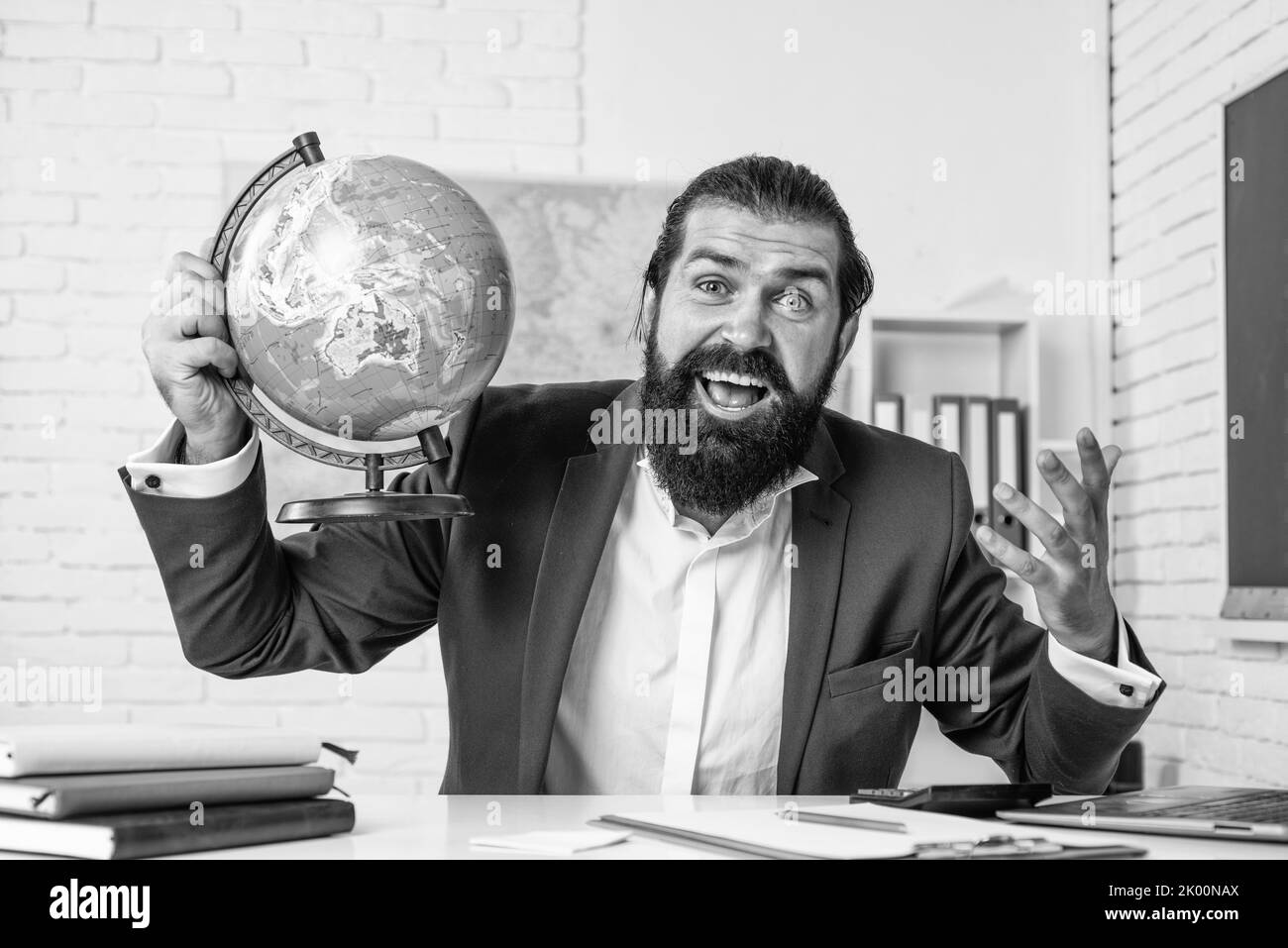 brutal non shaven guy professeur d'université dans la classe, l'éducation Banque D'Images