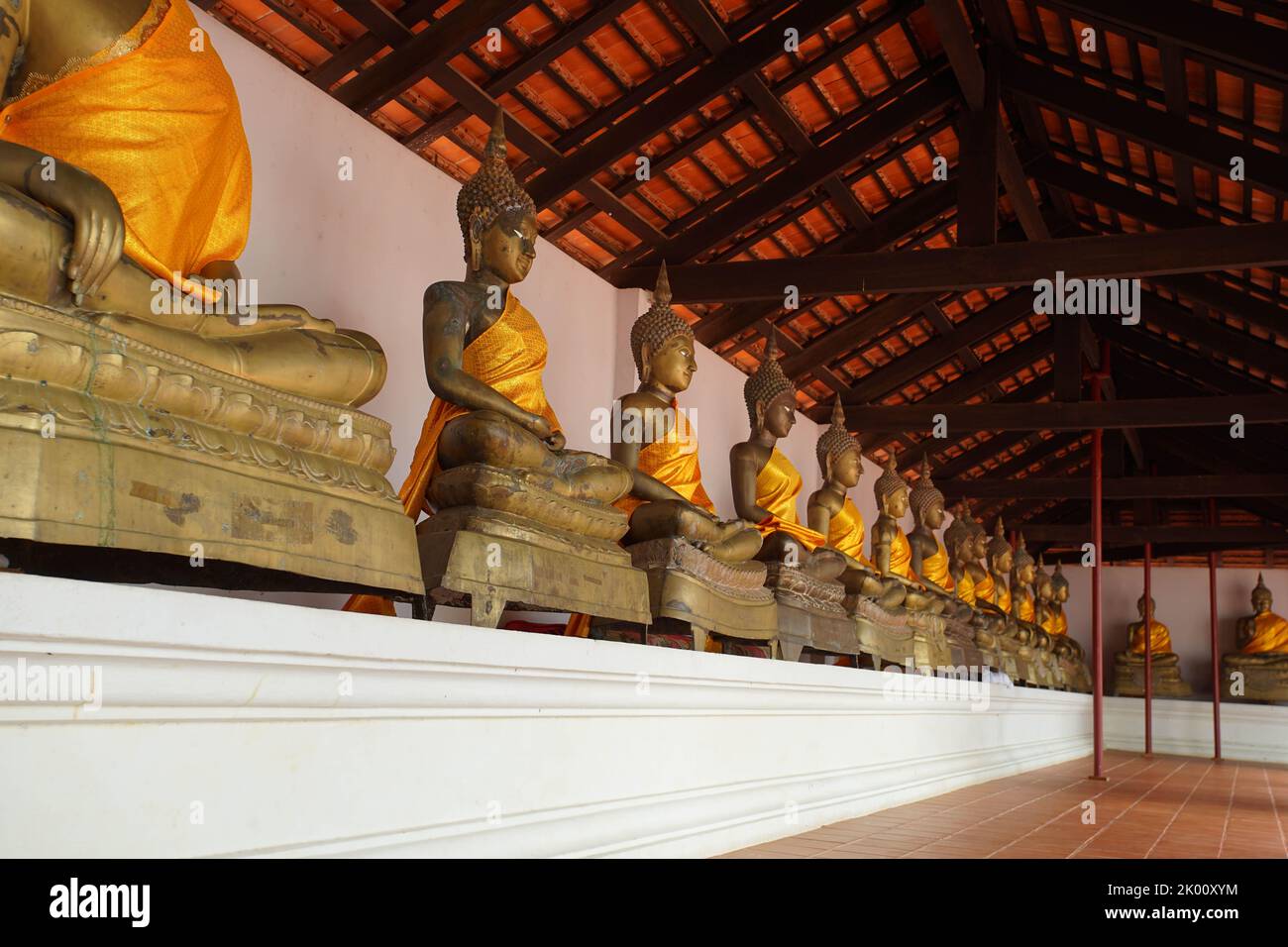 Phra That Sawi est l'une des destinations de voyage situées à Wat Phra dans la province de Sawi Chumphon, en Thaïlande. Banque D'Images Phra That Sawi est l'une des destinations de voyage situées à Wat Phra dans la province de Sawi Chumphon, en Thaïlande. Banque D'Images
